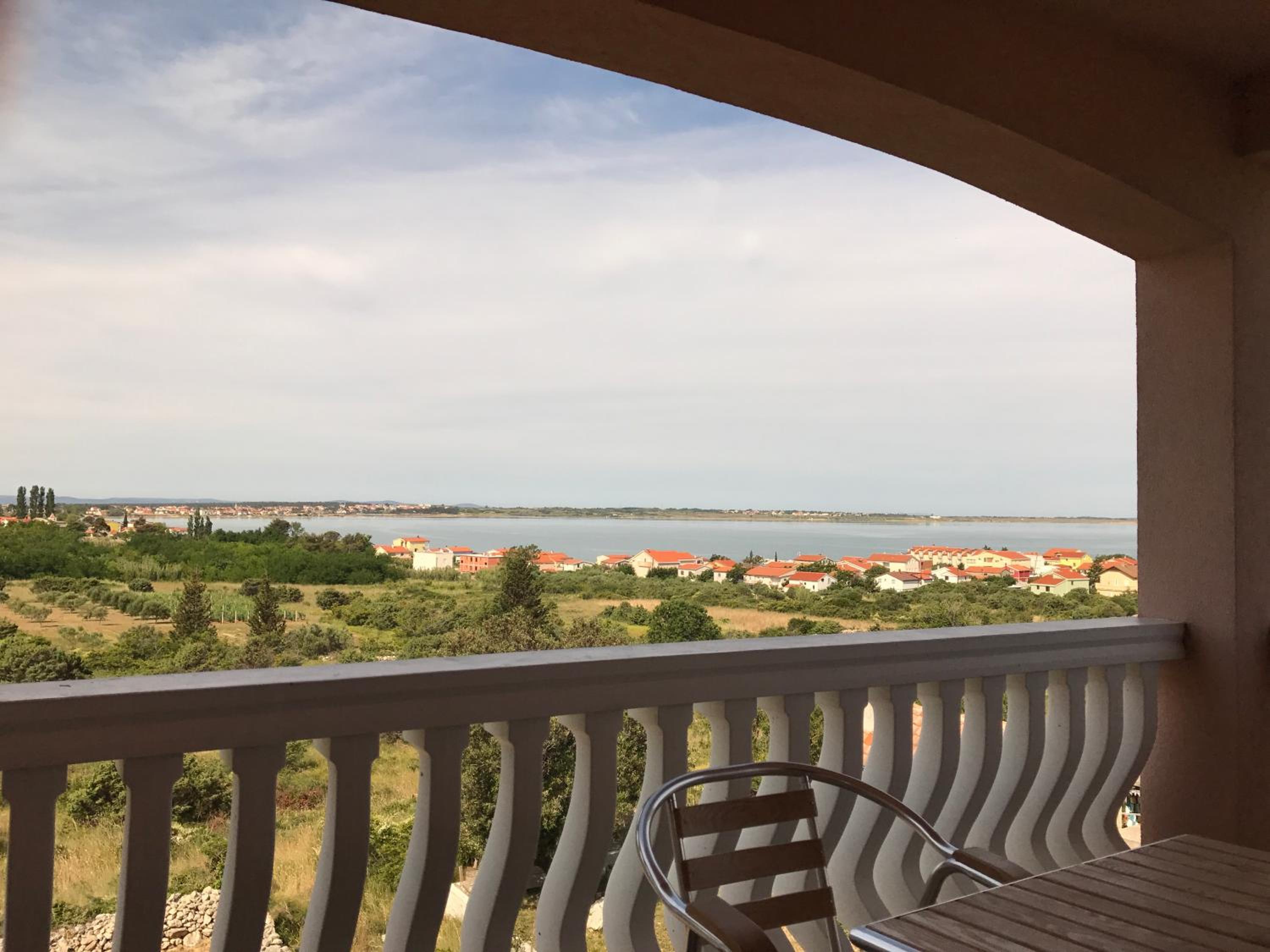 One-Bedroom Apartment with Terrace and Sea View - Photo 11