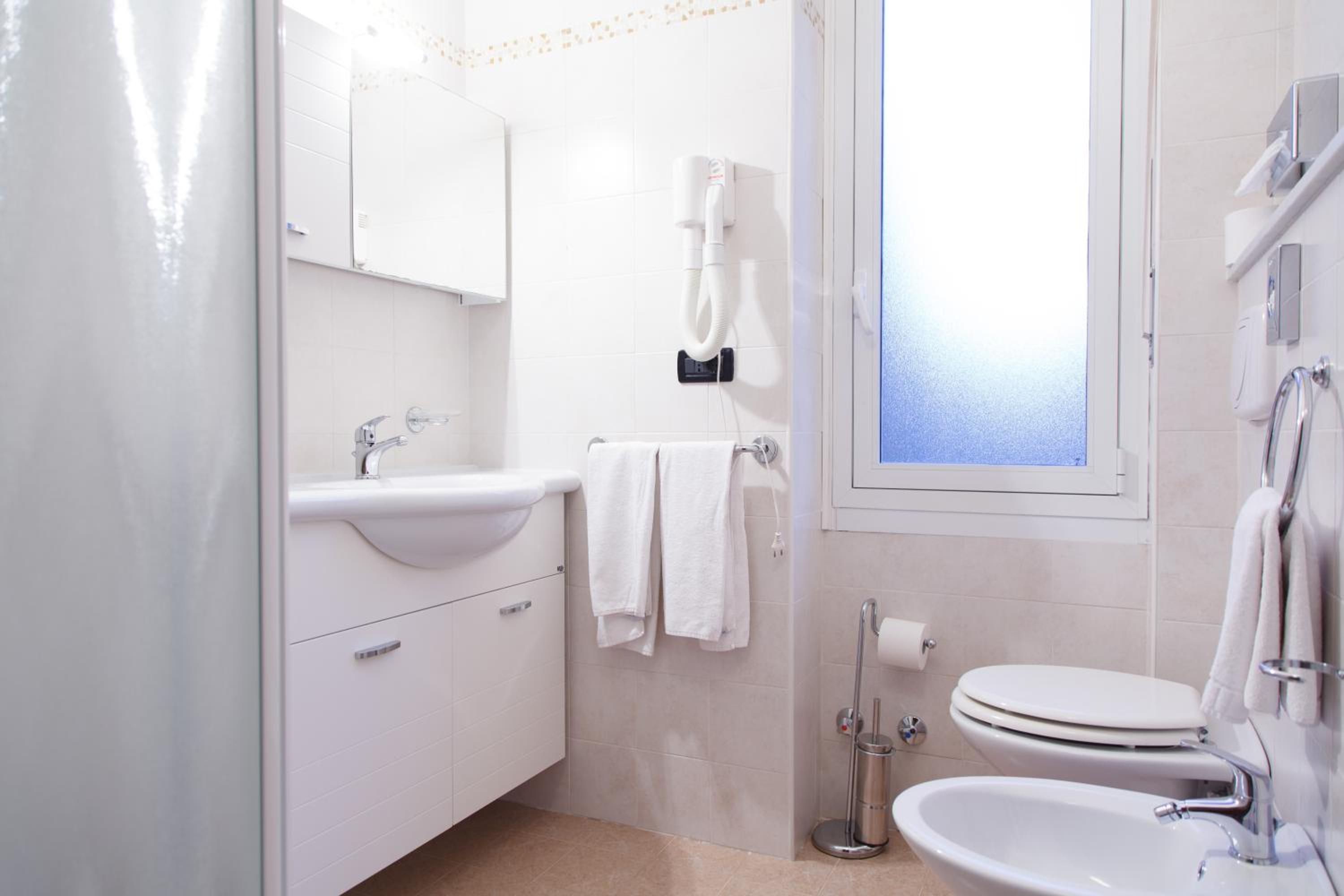 Superior Double or Twin Room - Photo 6