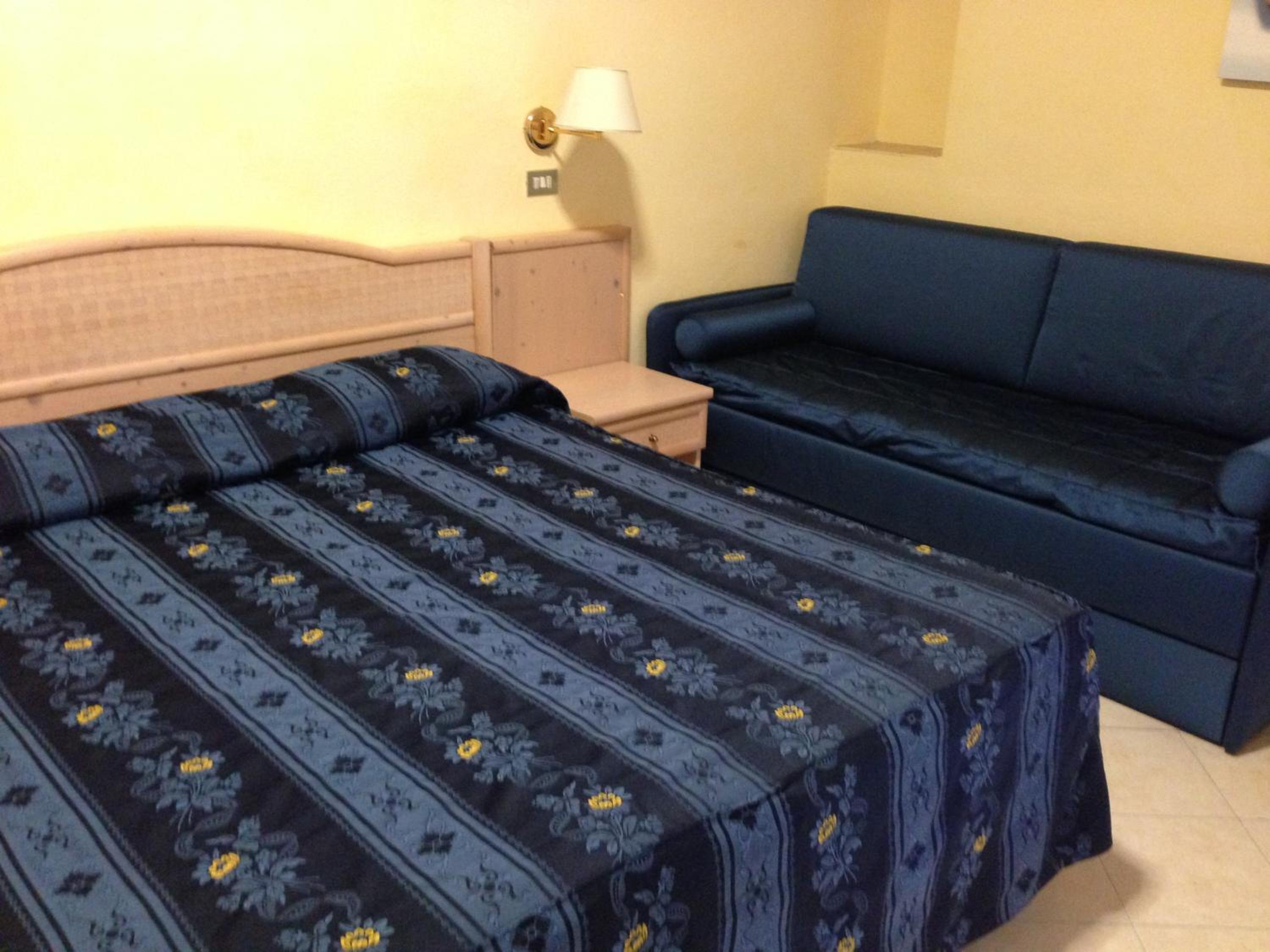 Superior Triple Room - Photo 3