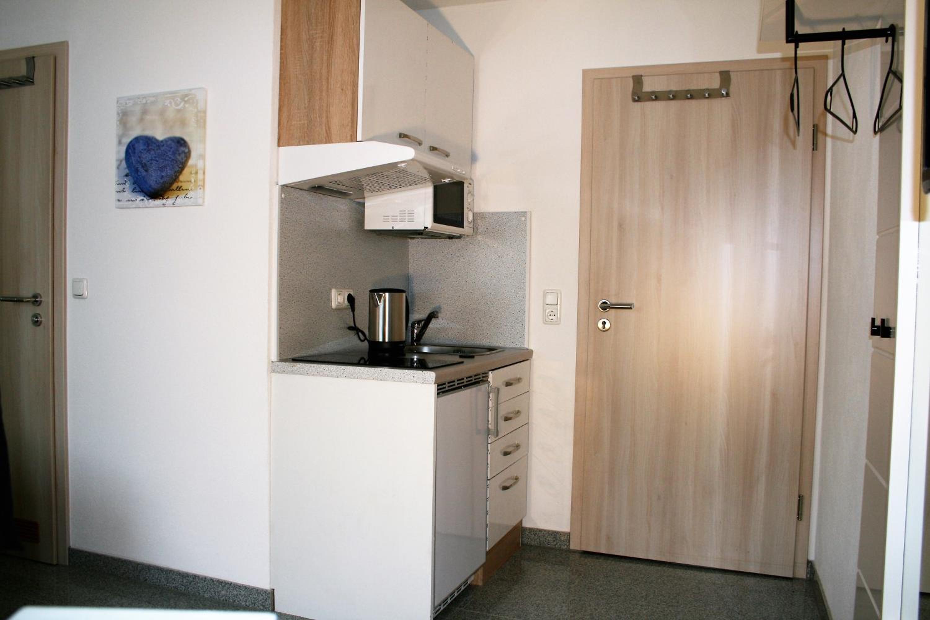 Standard Studio with Kitchen - Photo 2