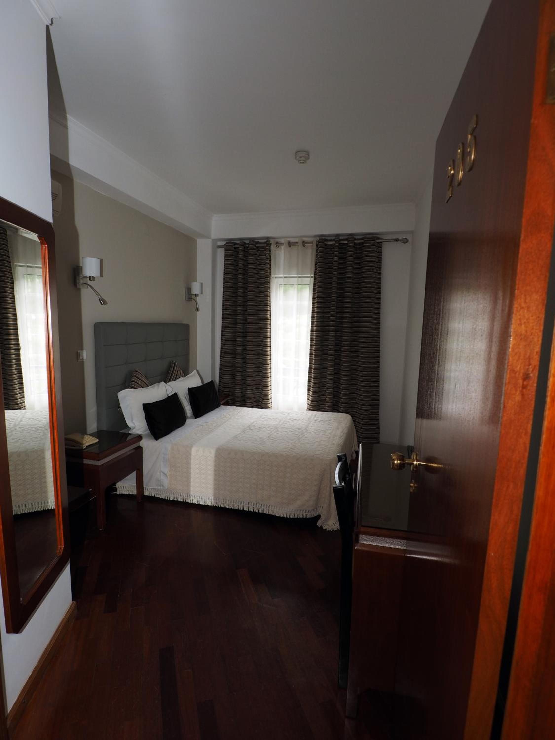 Double Room (1 Double Bed) - Photo 8