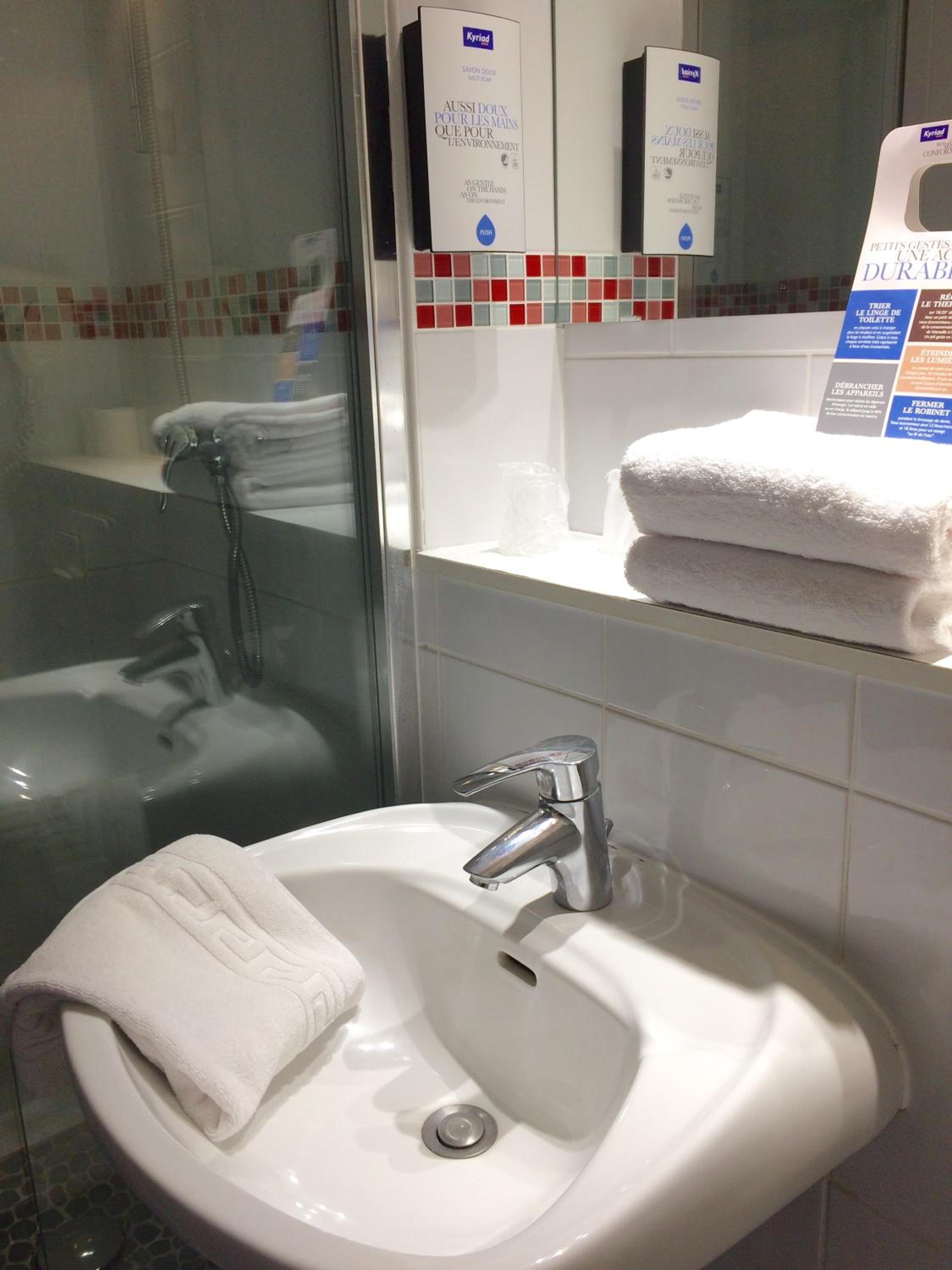 Double Room - Photo 7