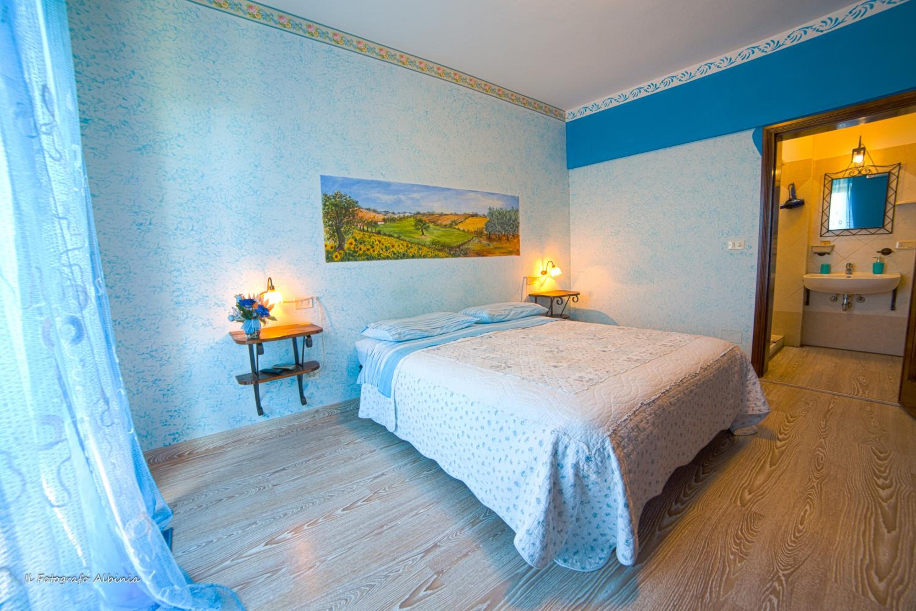 Double Room - Photo 13