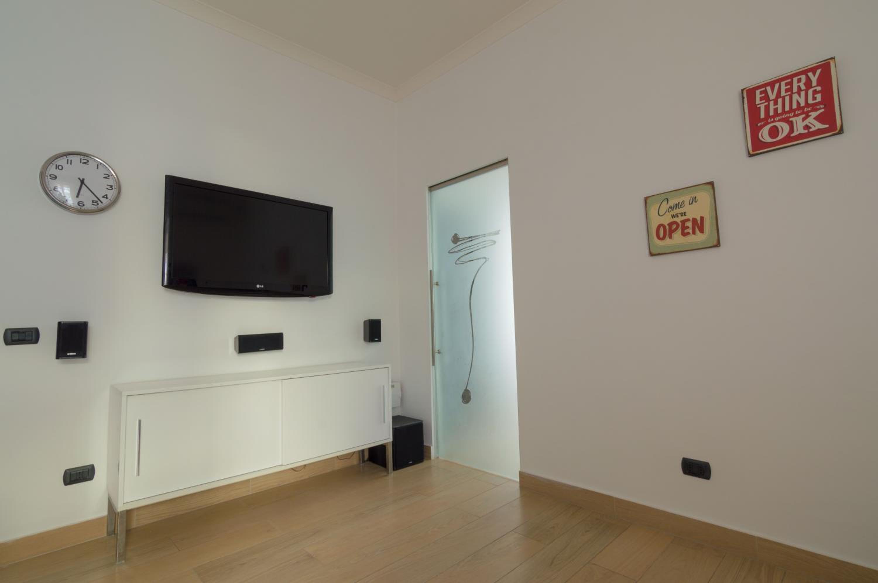 Two-Bedroom Apartment - Photo 23