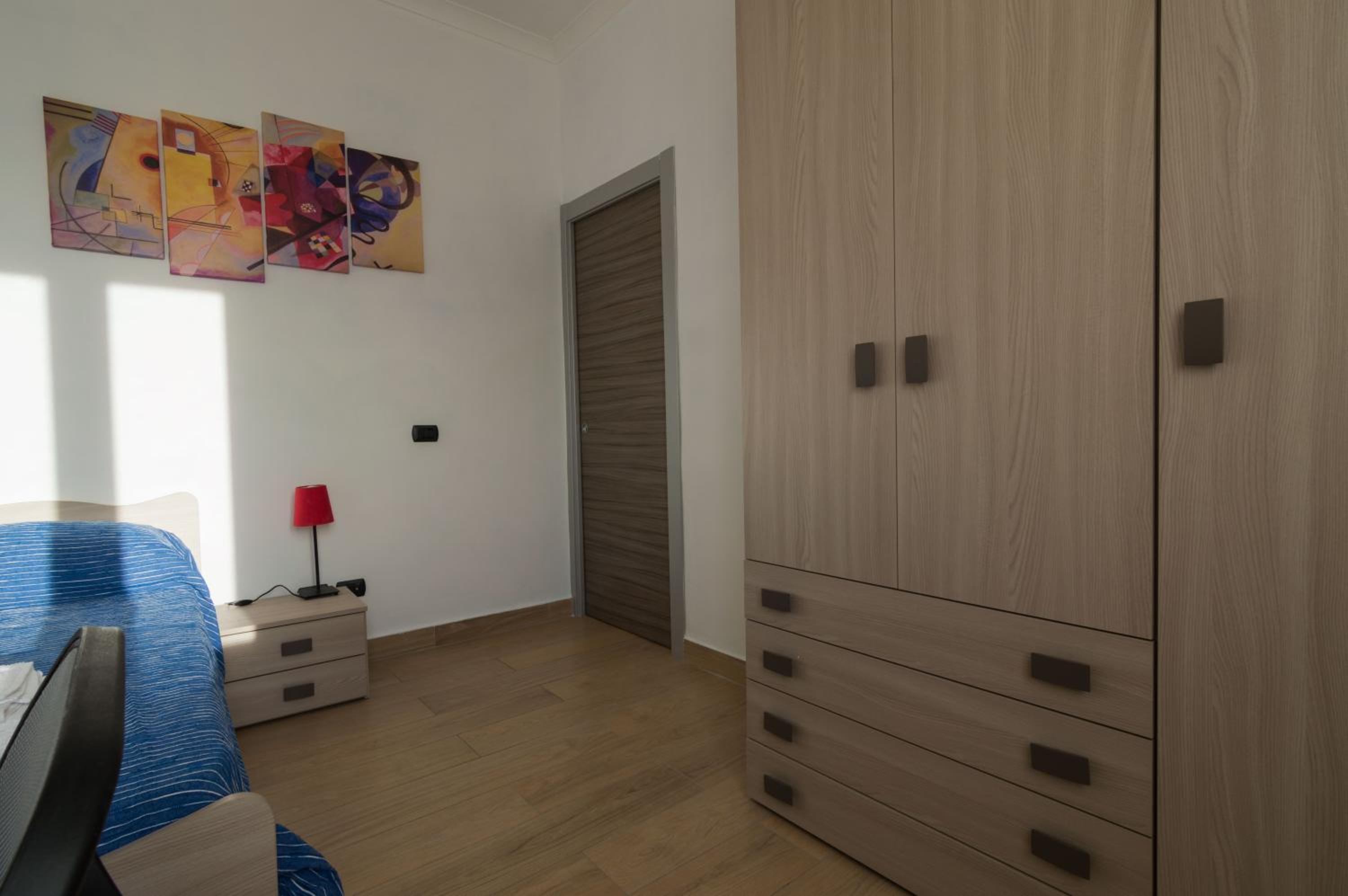 Two-Bedroom Apartment - Photo 9