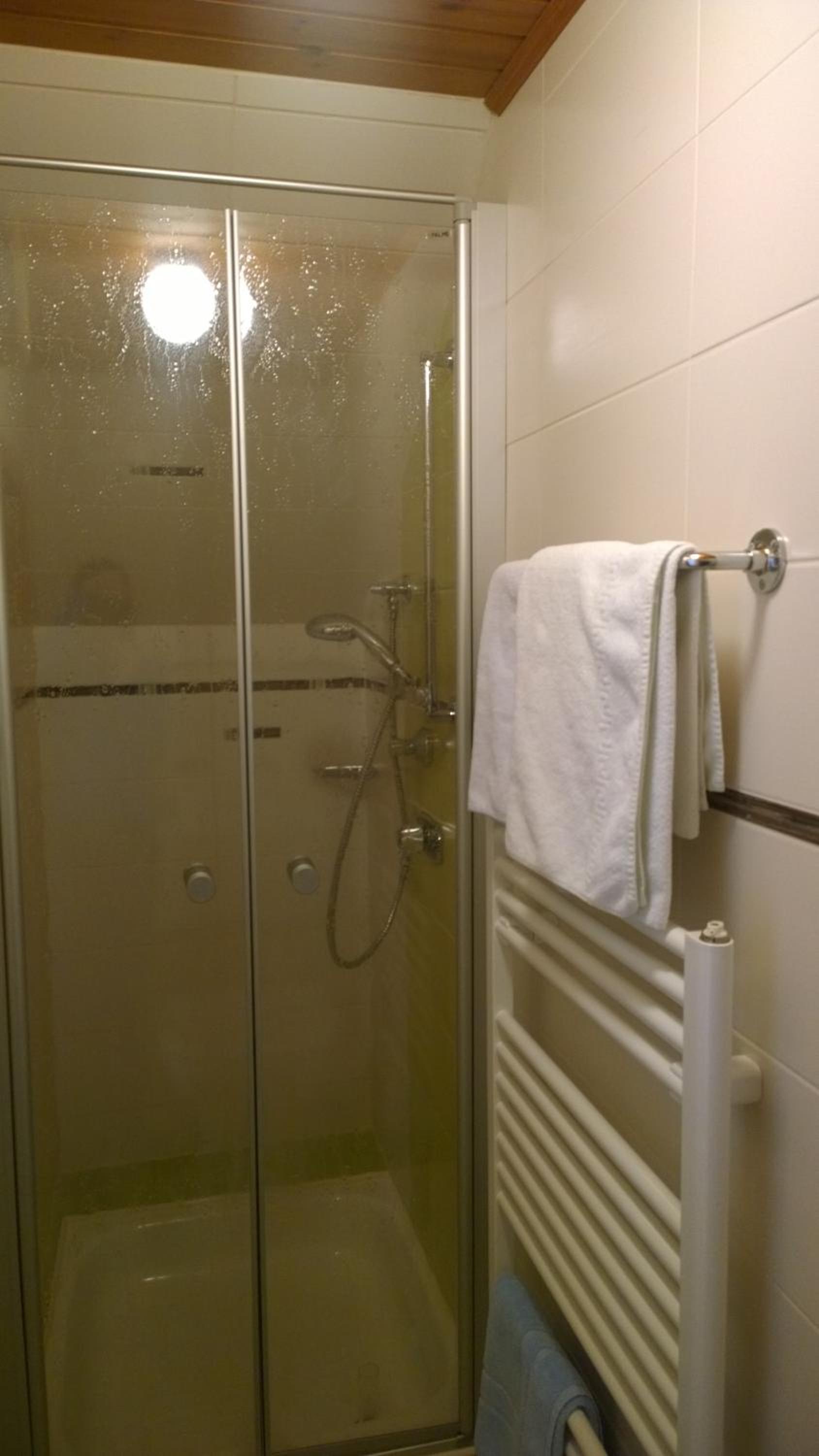 Twin Room - Photo 4