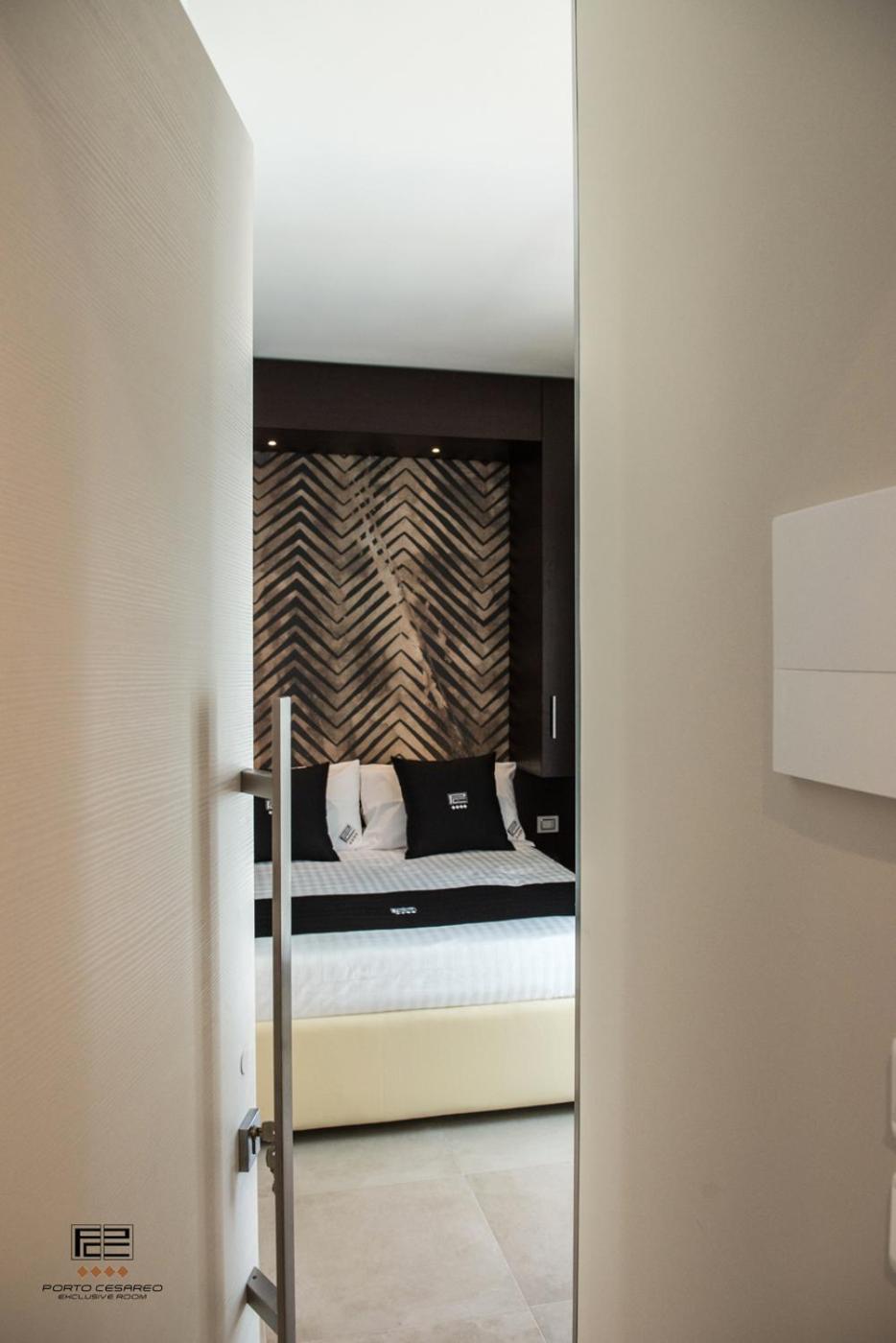Deluxe Double Room with Balcony and Sea View - Photo 7