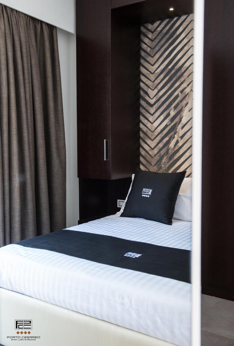 Deluxe Double Room with Balcony and Sea View - Photo 8