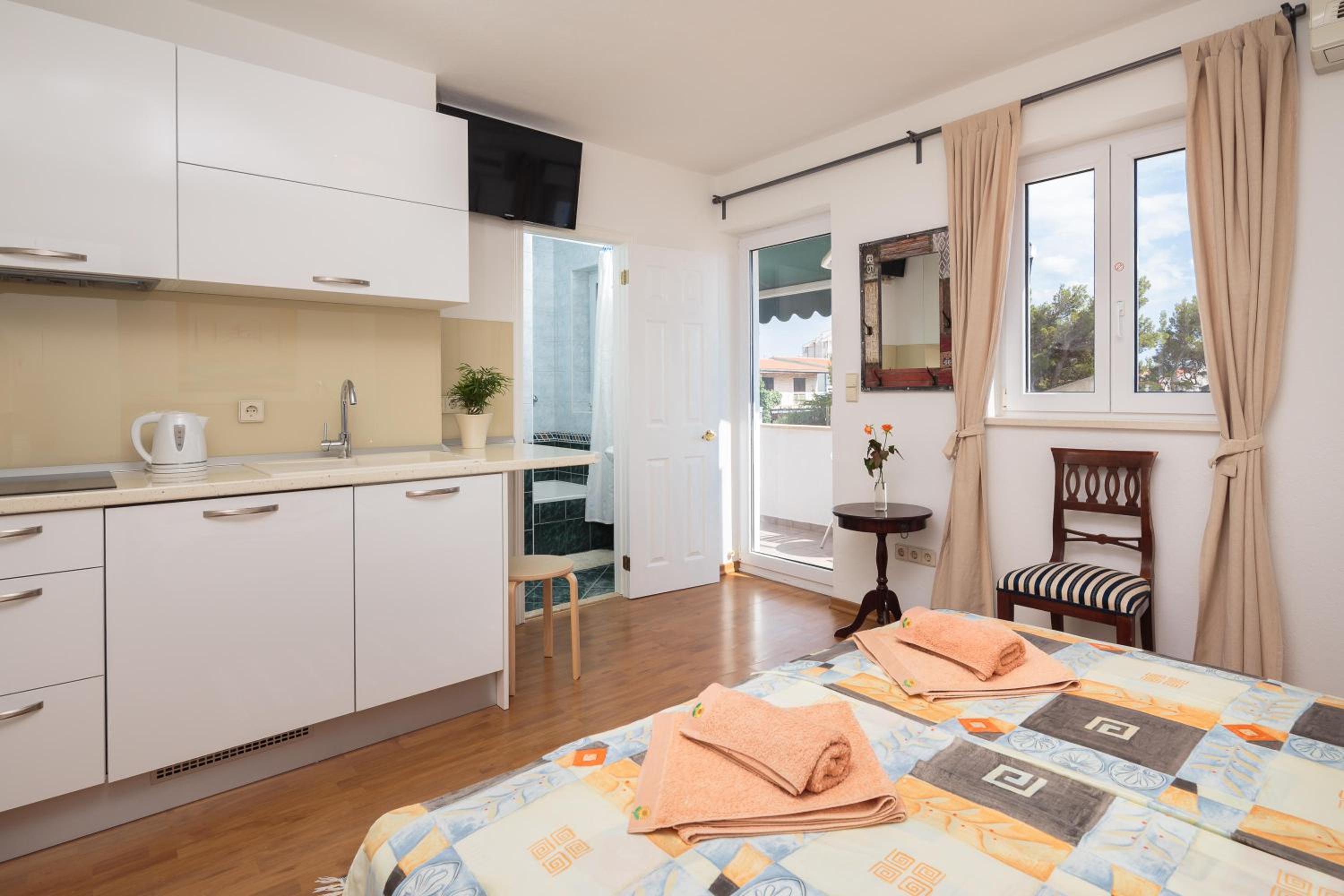 Studio Apartment with Sea View