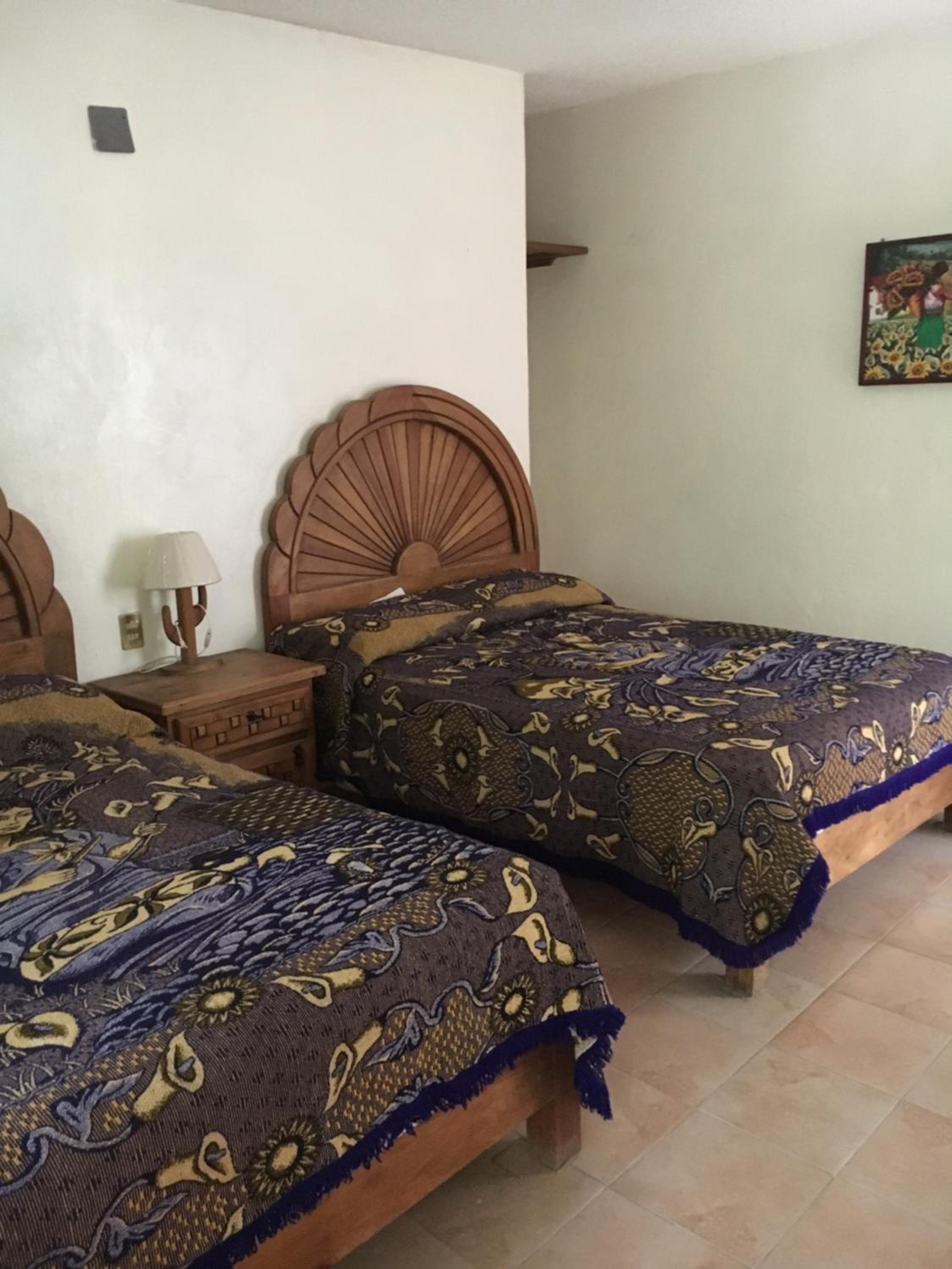 Basic Triple Room with Shared Bathroom
