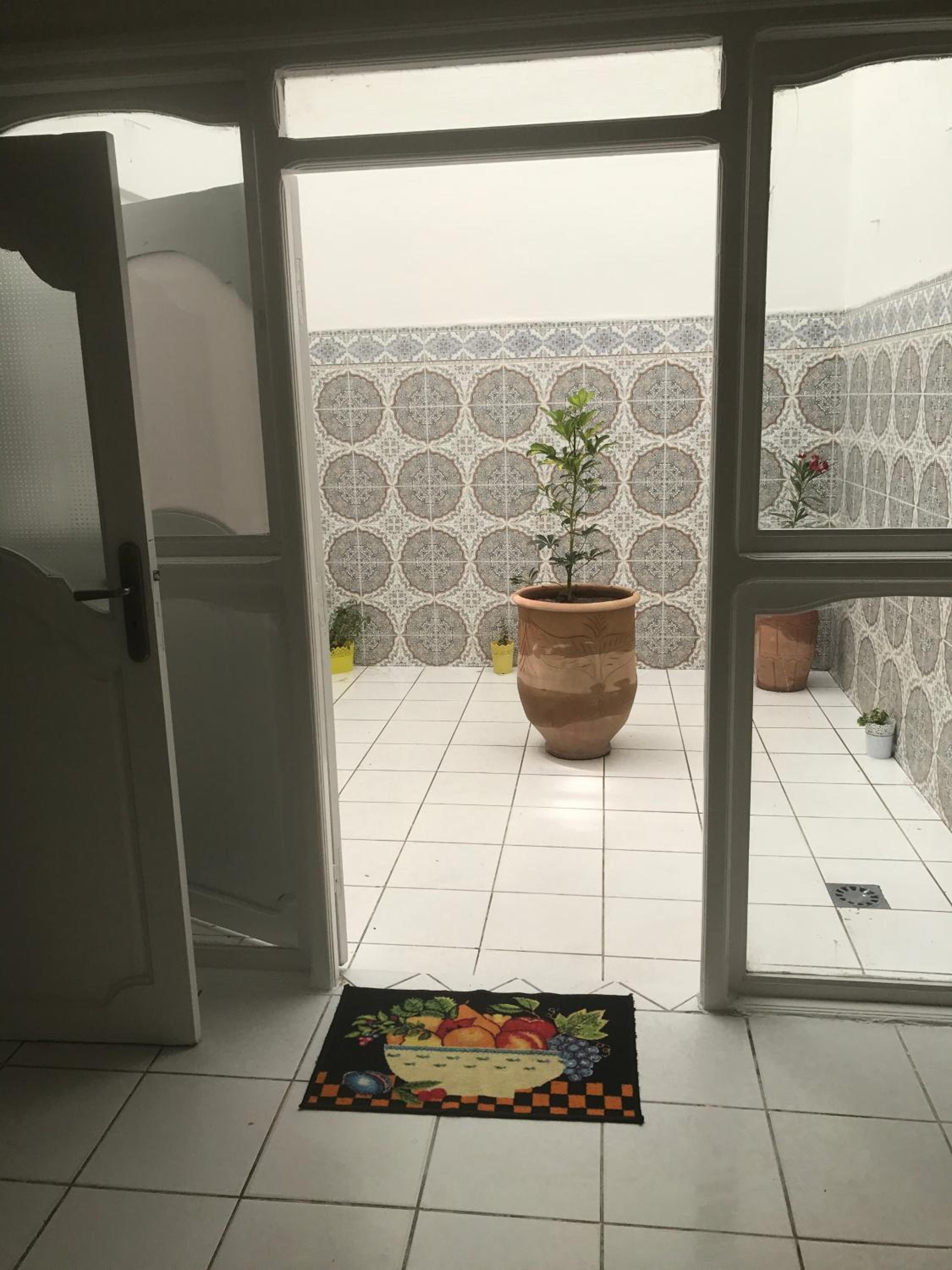 Apartment - Ground Floor - Photo 2