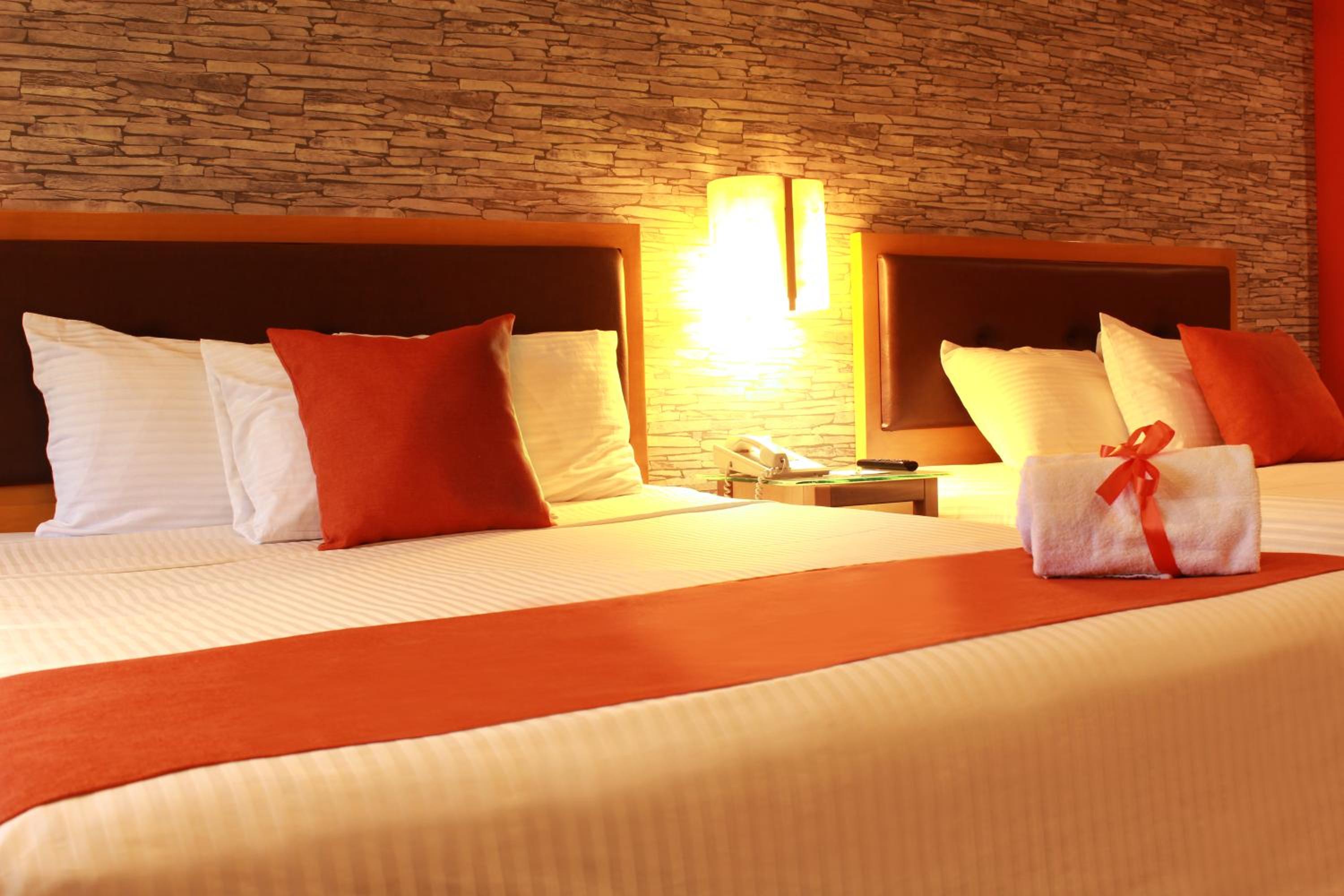 Double Room with Pool View - Photo 1