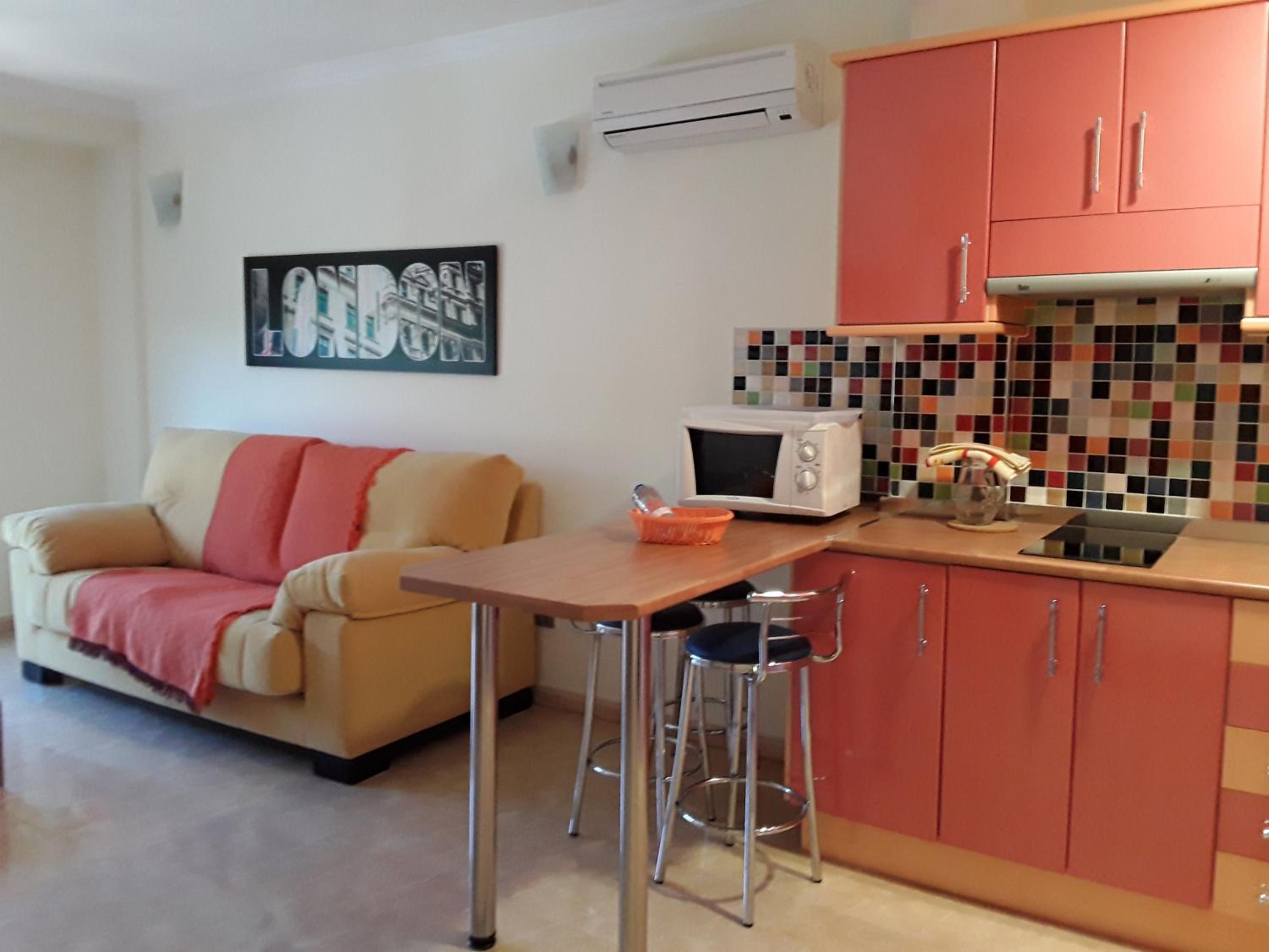 One-Bedroom Apartment - Photo 6