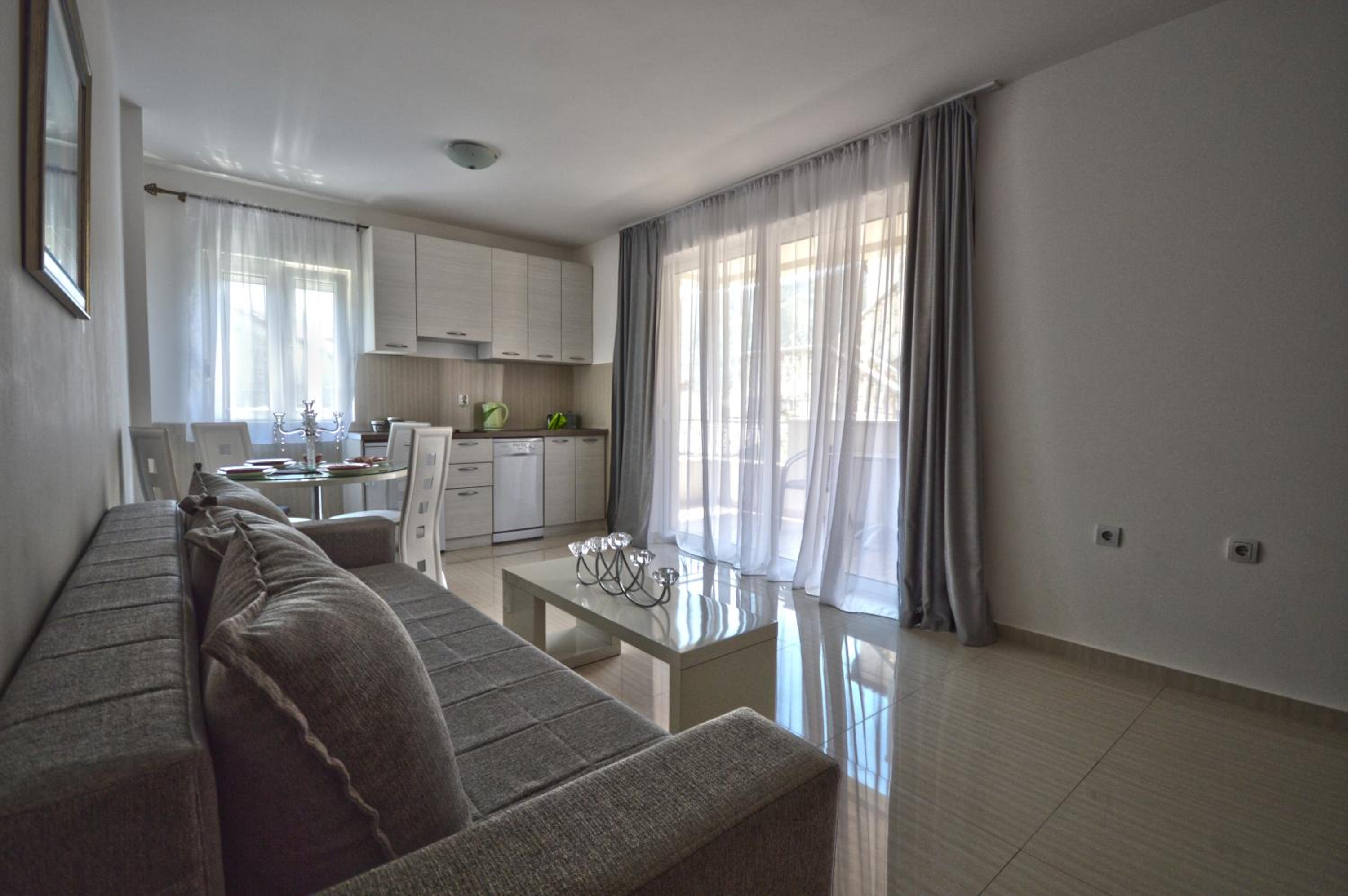 One-Bedroom Apartment with Terrace