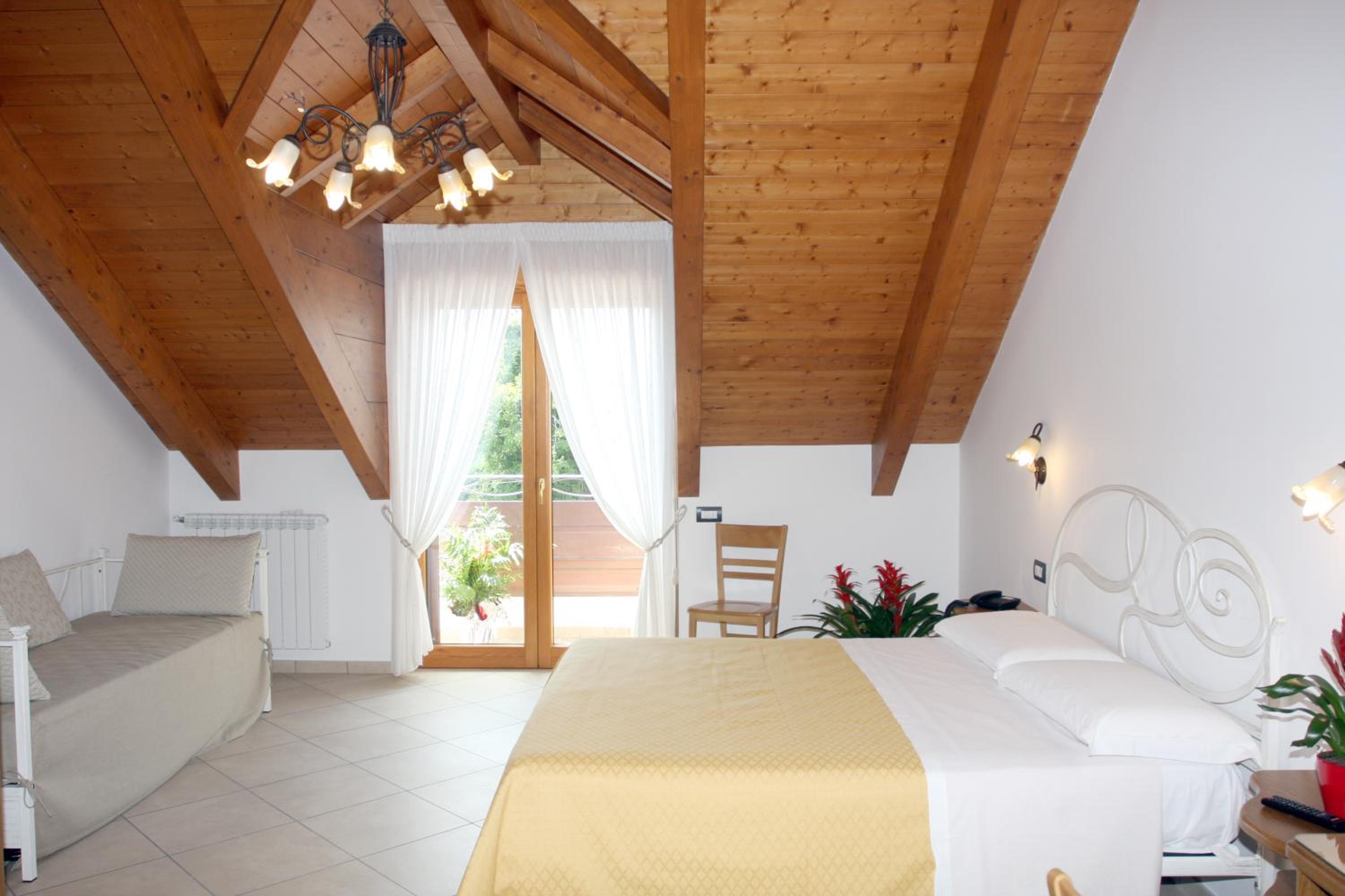 Classic Quadruple Room