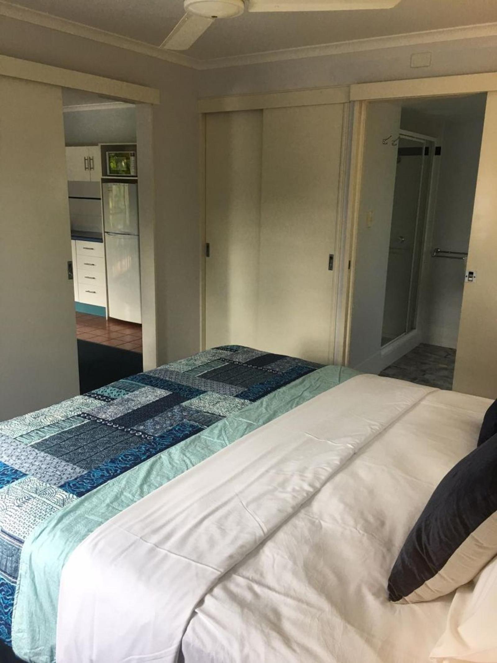 1 Bedroom Deluxe Apartment - Downstairs thumbnail 6