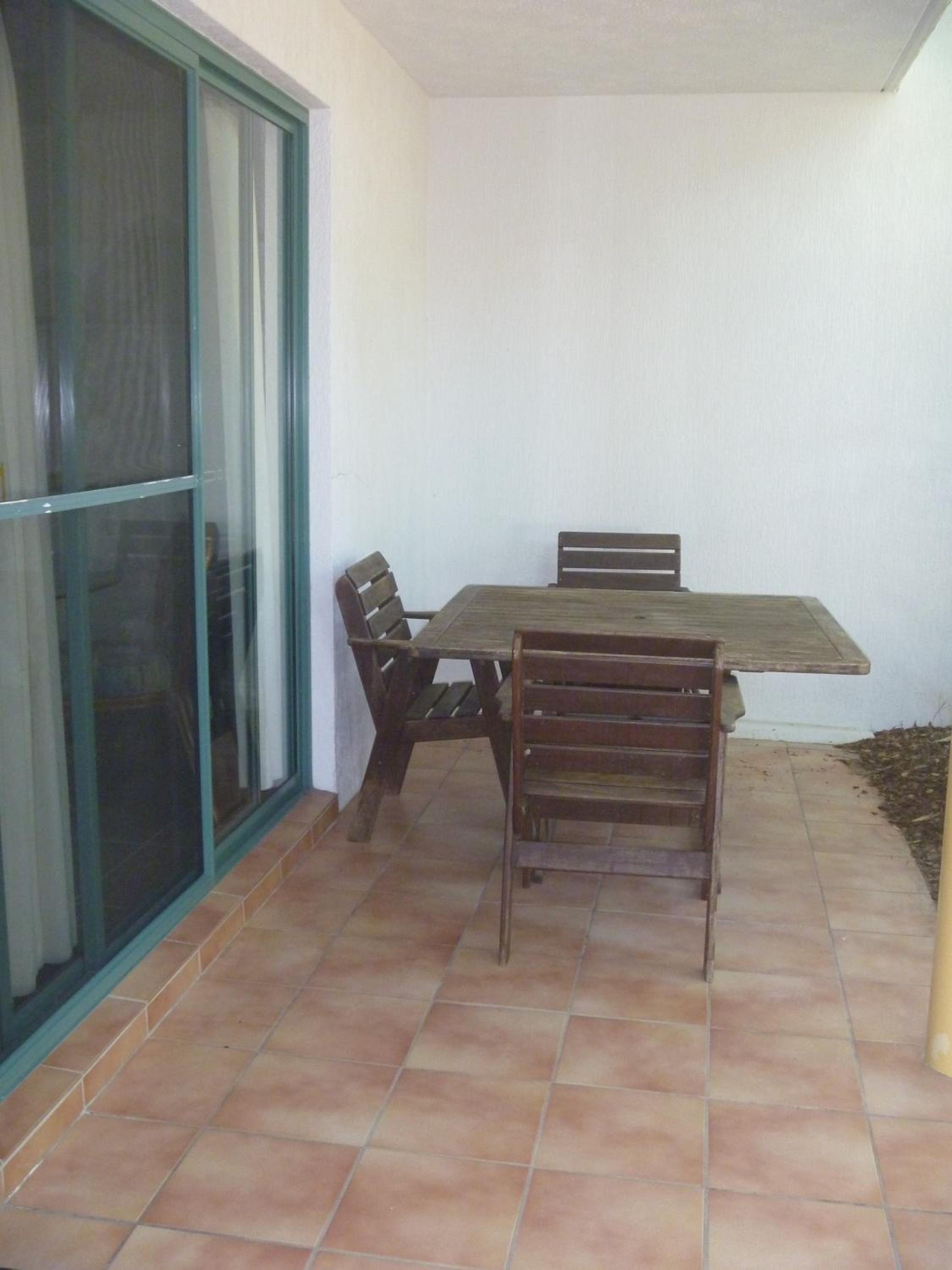 Standard One-Bedroom Apartment thumbnail 6