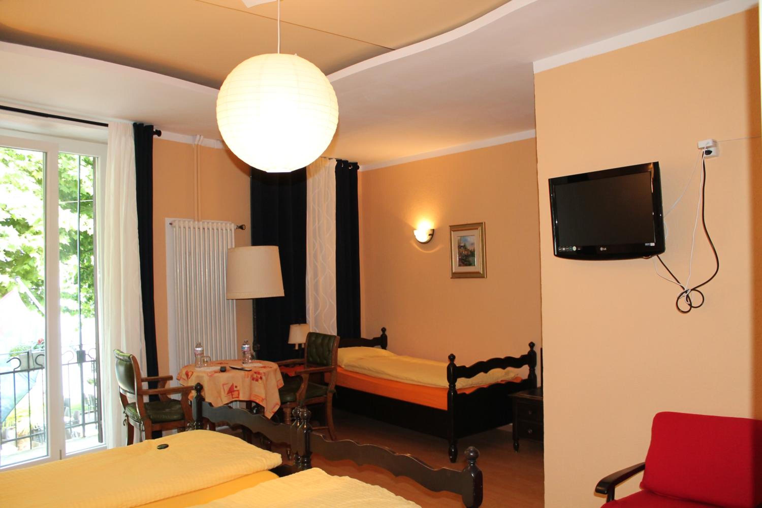 Double or Twin Room with Shared Bathroom photo 2