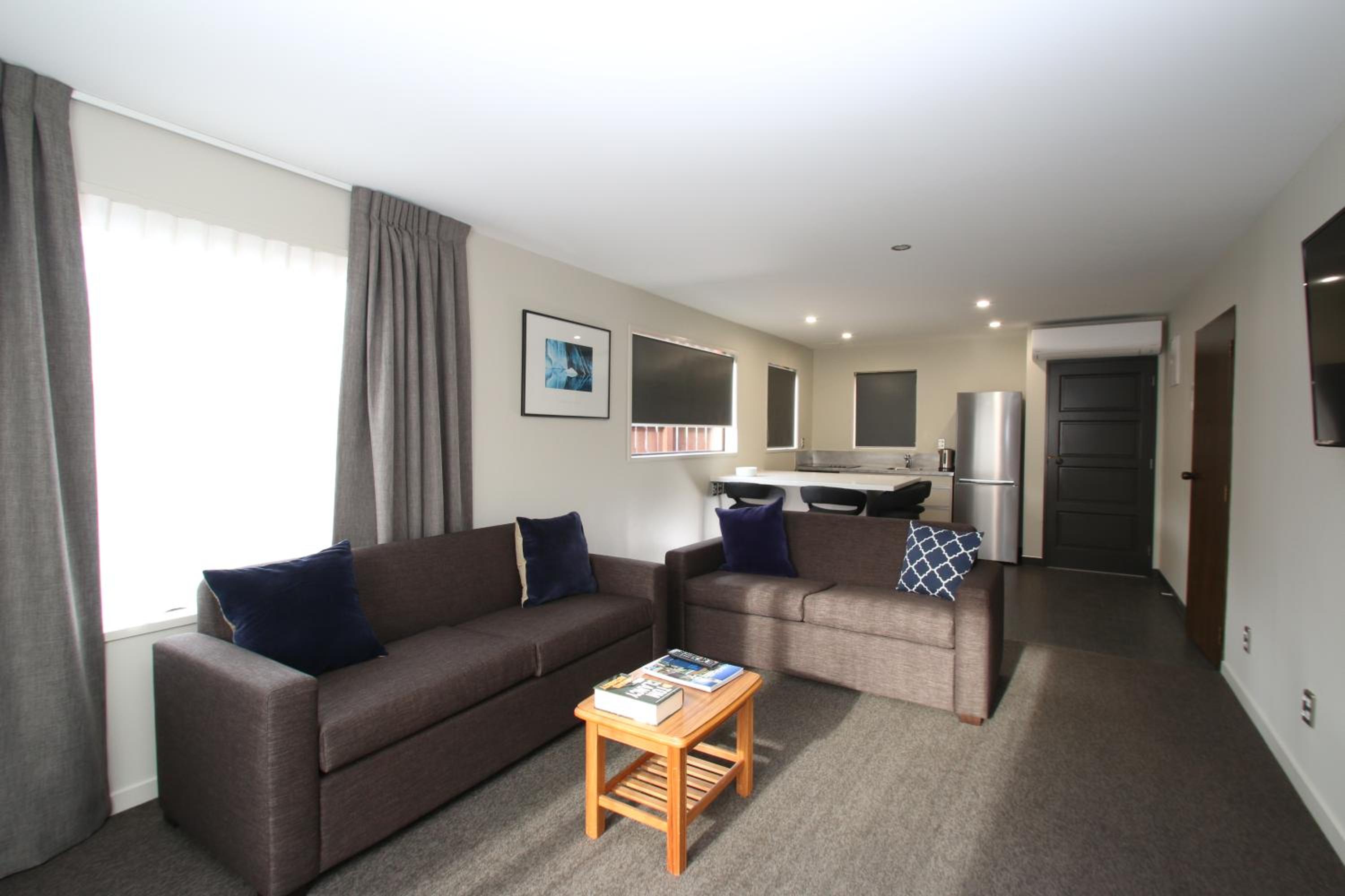 Three-Bedroom Apartment - Photo 3
