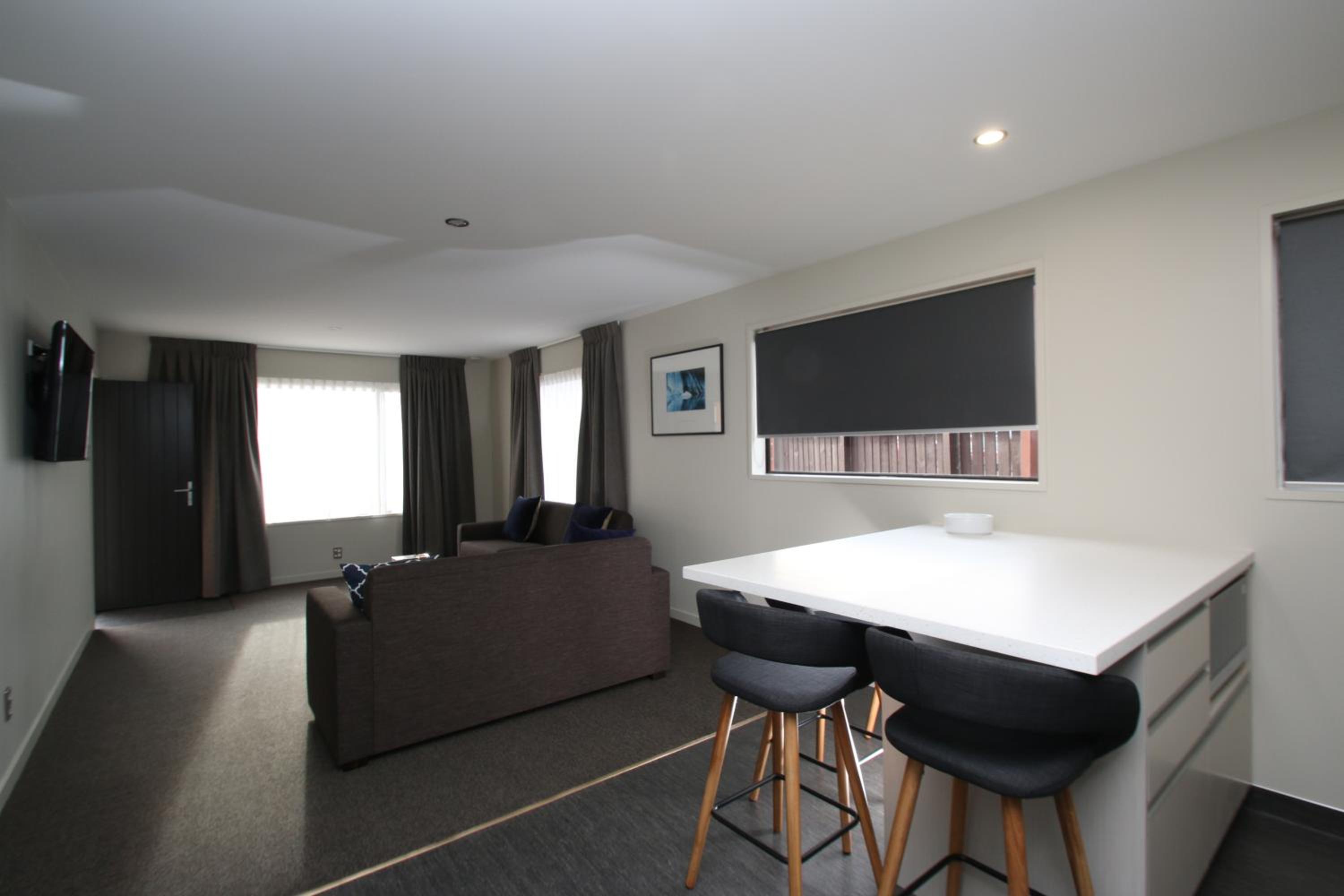 Three-Bedroom Apartment - Photo 2