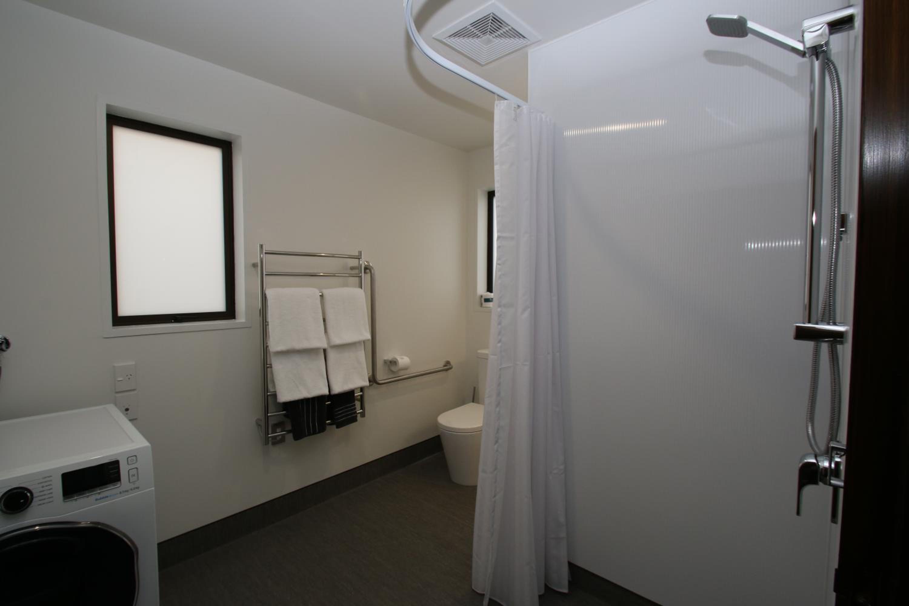 Three-Bedroom Apartment - Photo 8