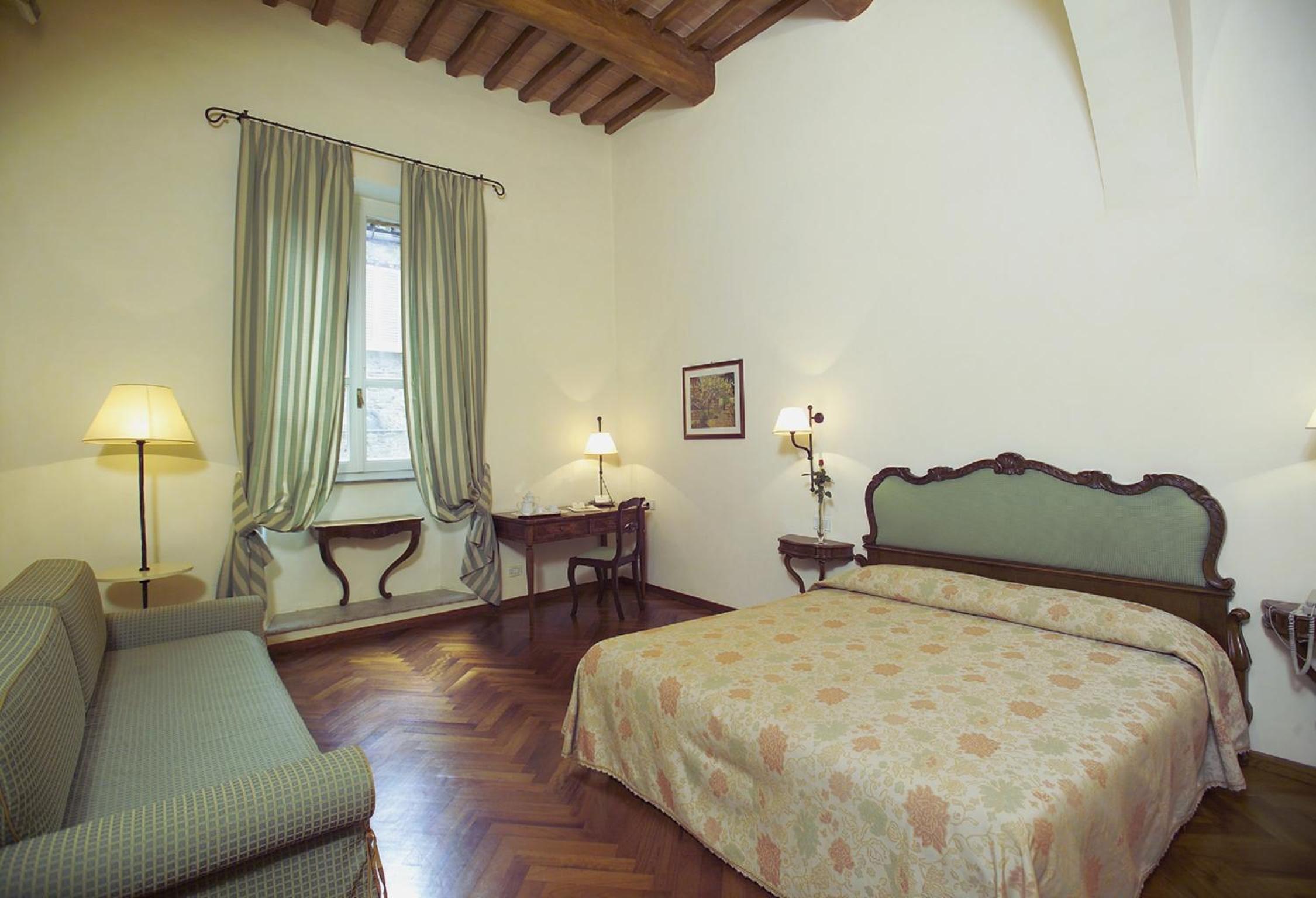 Standard Double Room - Photo 7