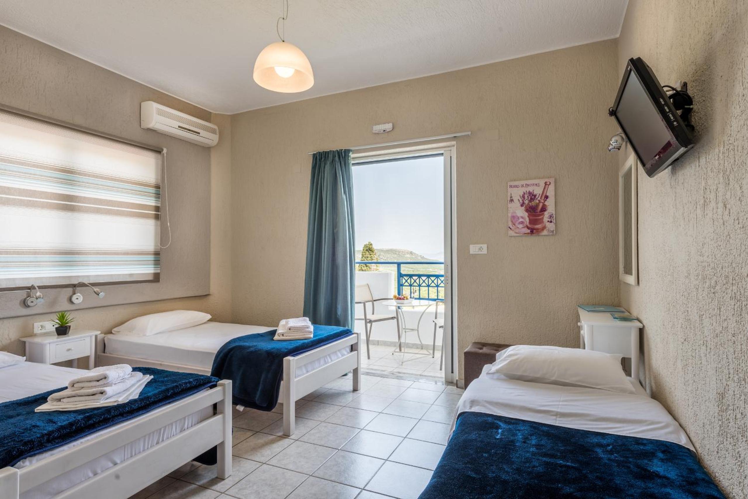 Triple Room - Photo 1