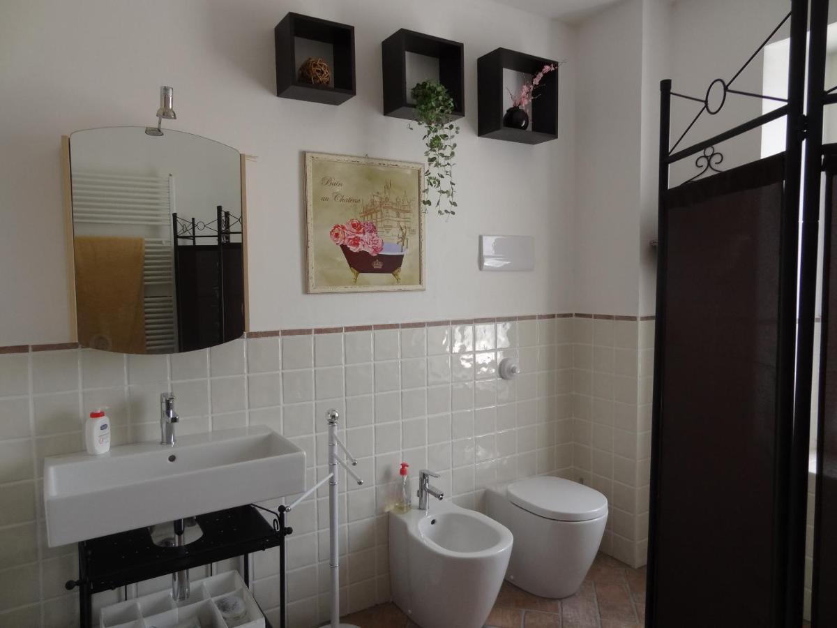 Standard Double Room with Shared Bathroom photo 1