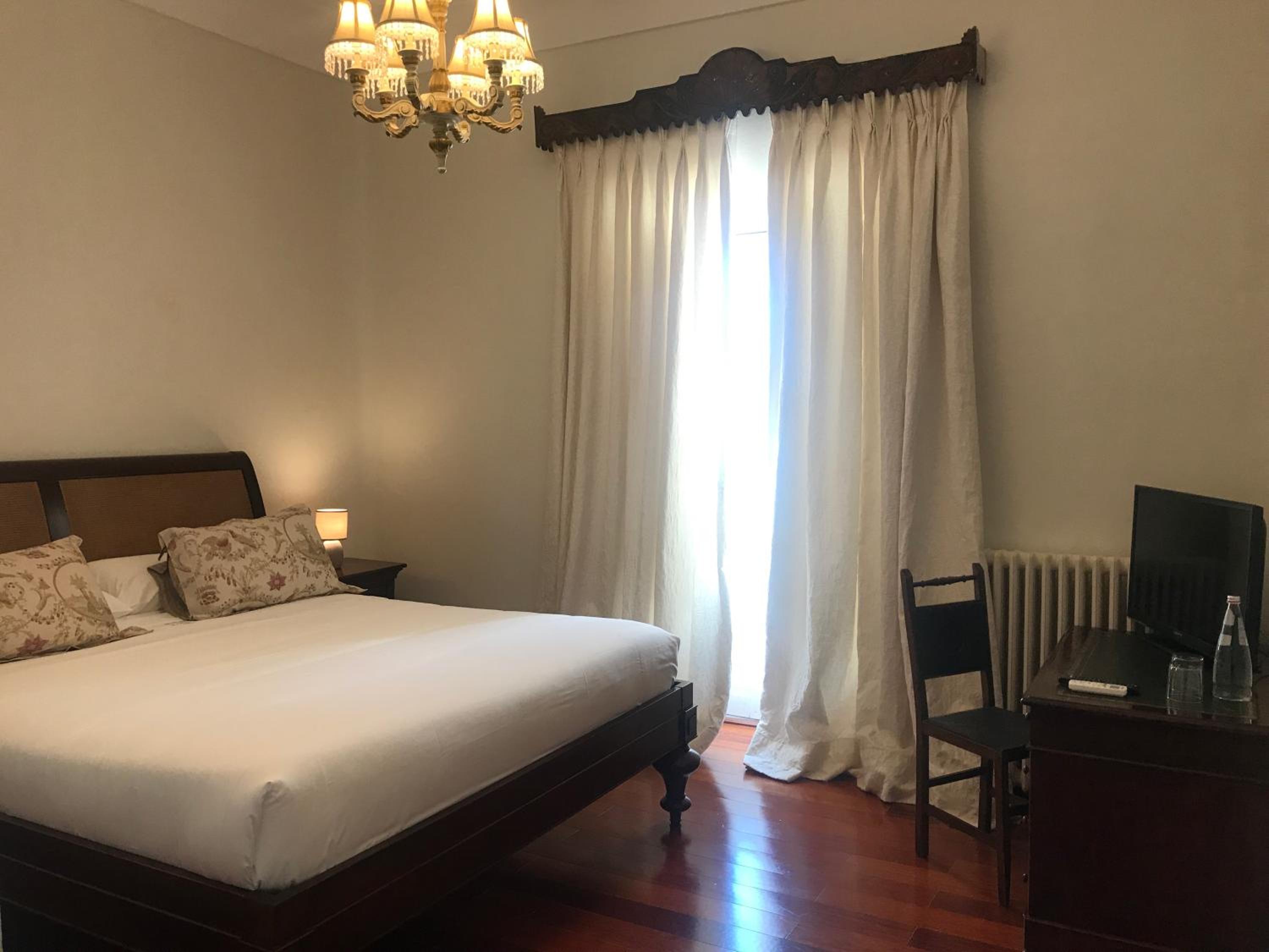 Double Room with with Views of El Tajo photo 3