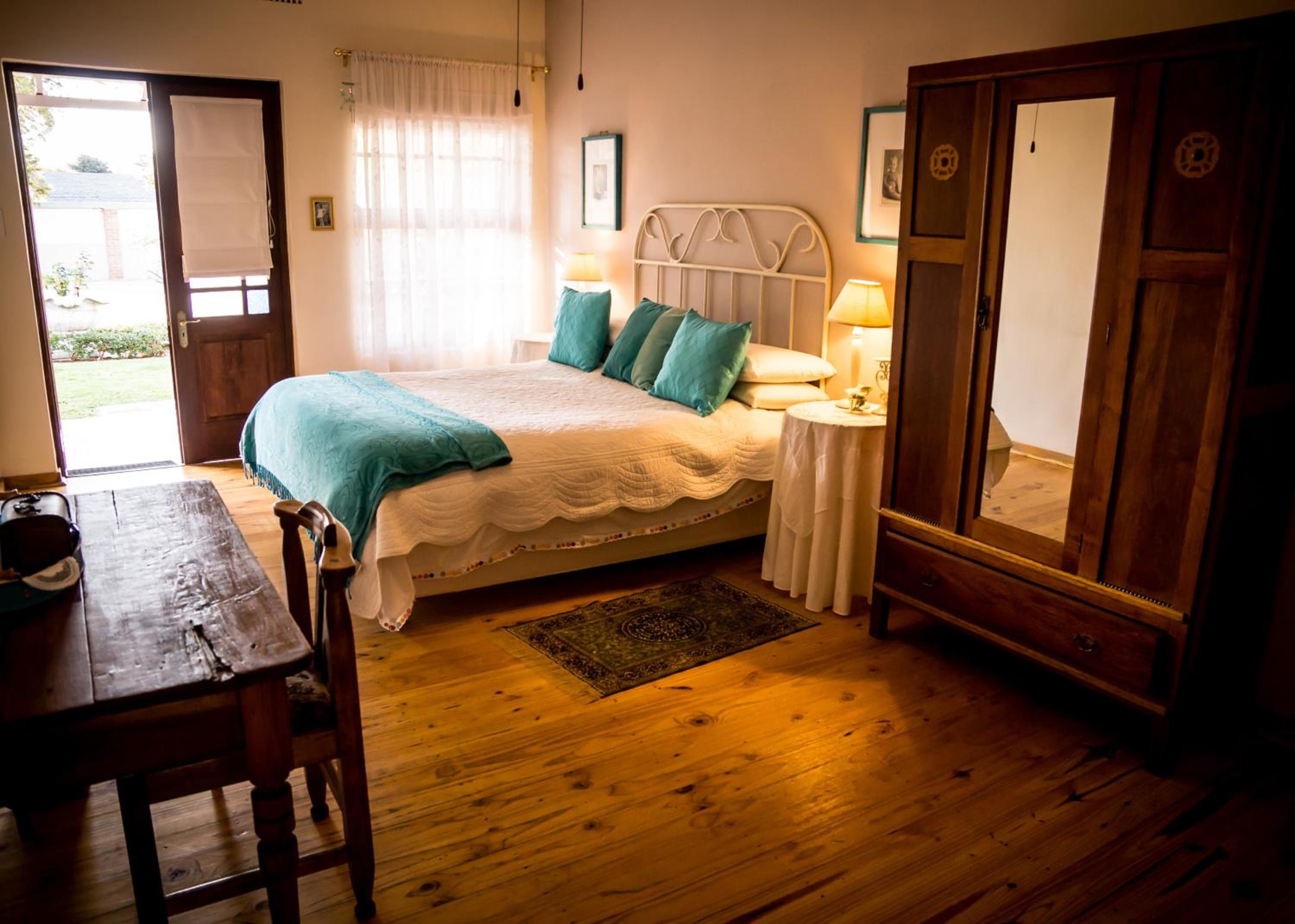 Standard Queen Room - Photo 2