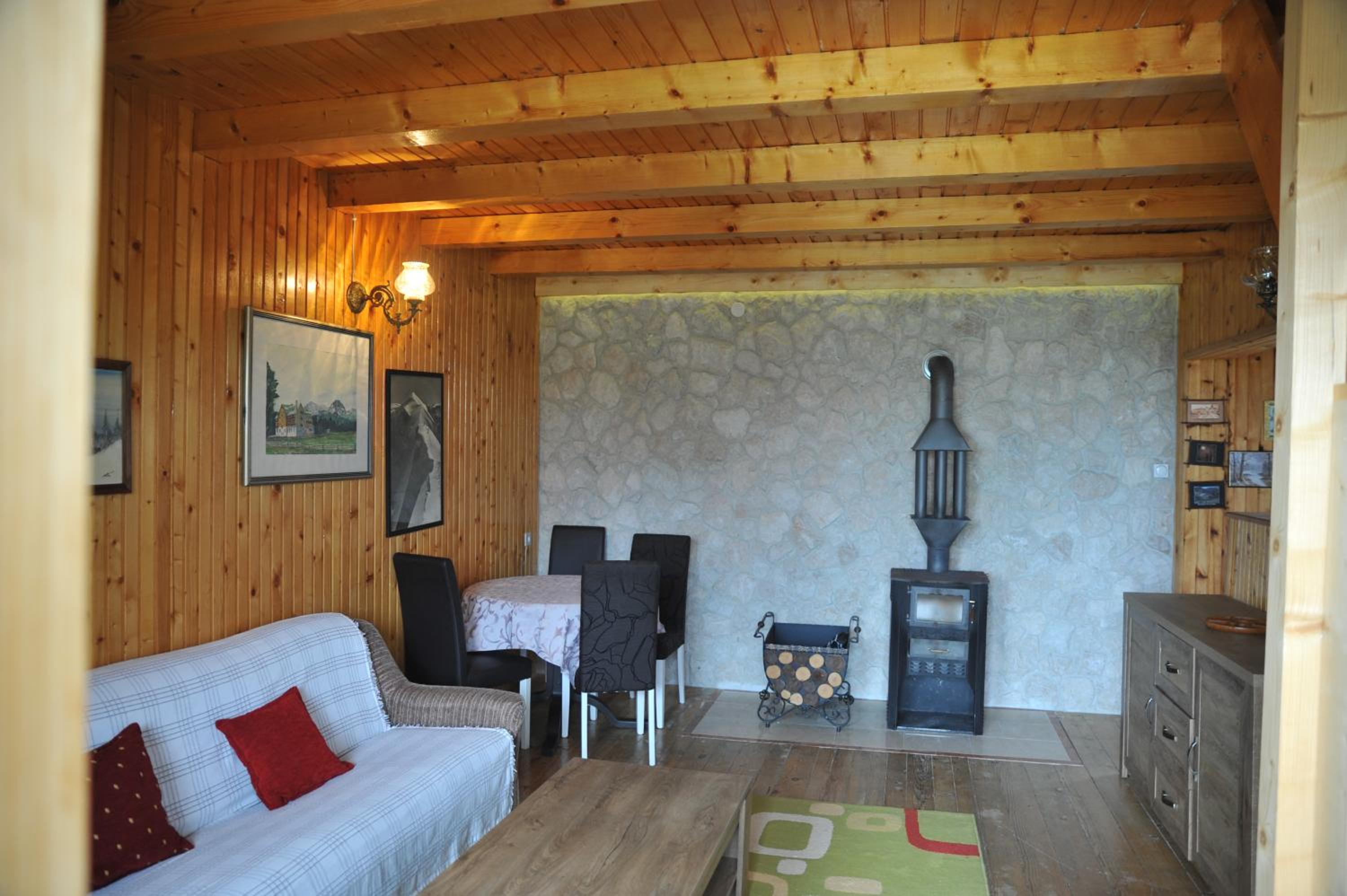 Cottage with Mountain View - Photo 14