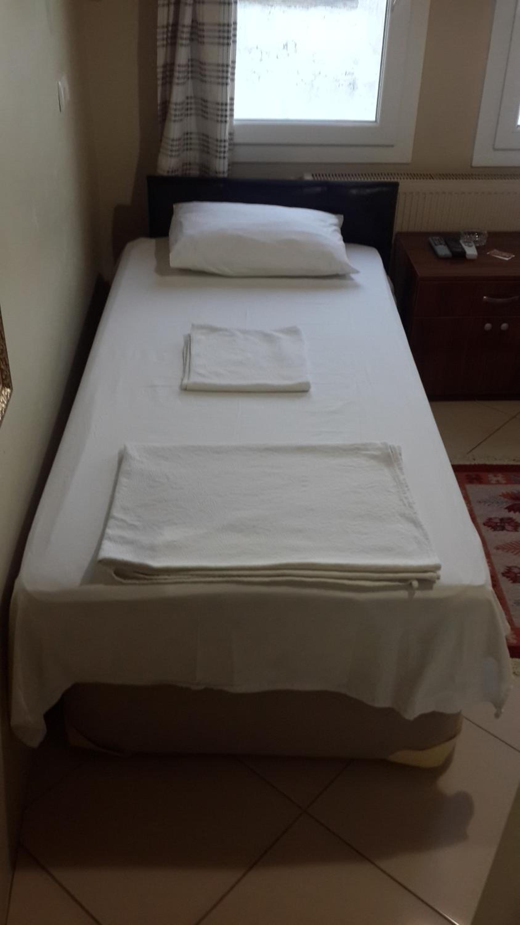 Standard Single Room With Shower photo 1
