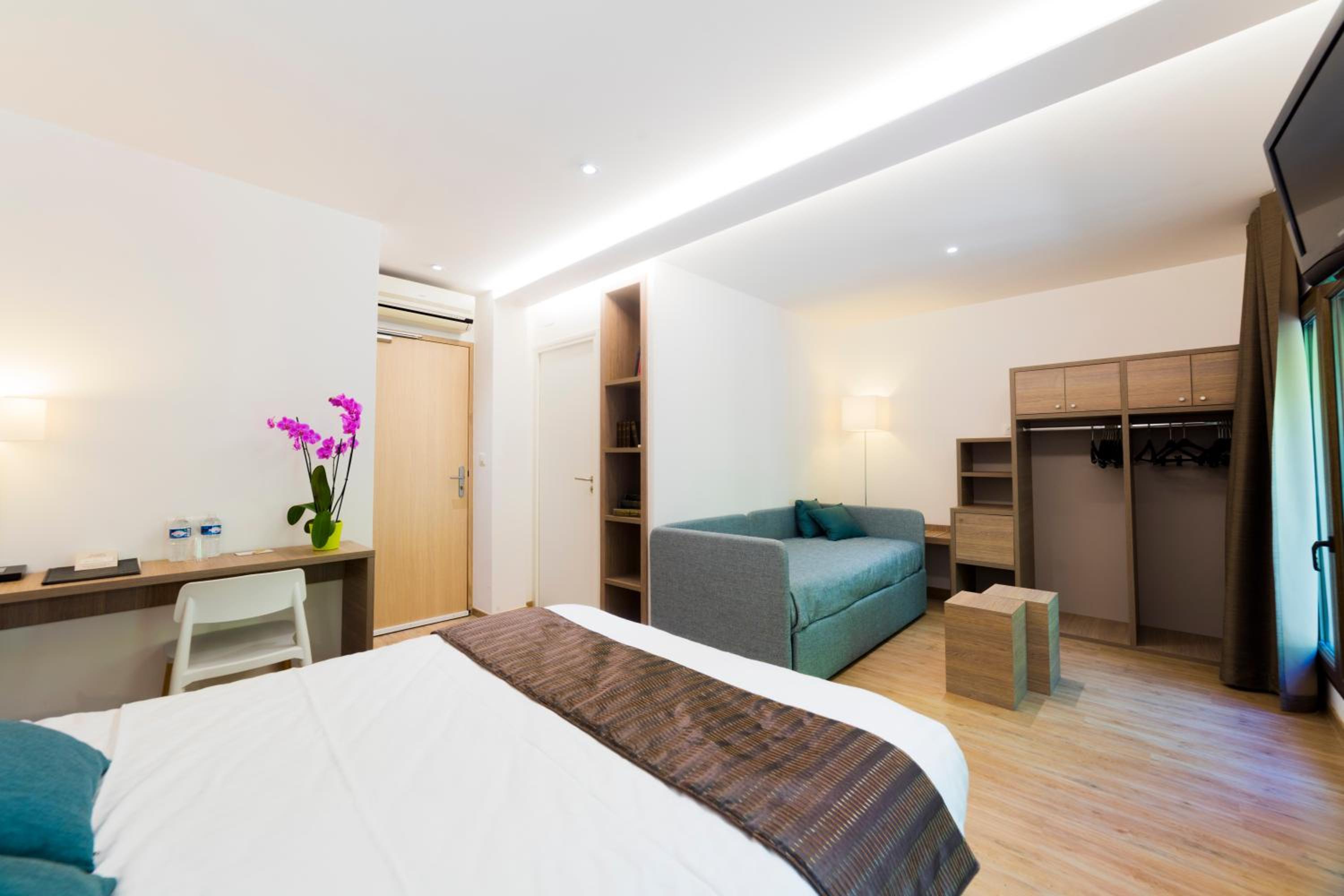 Quadruple Room - Photo 2