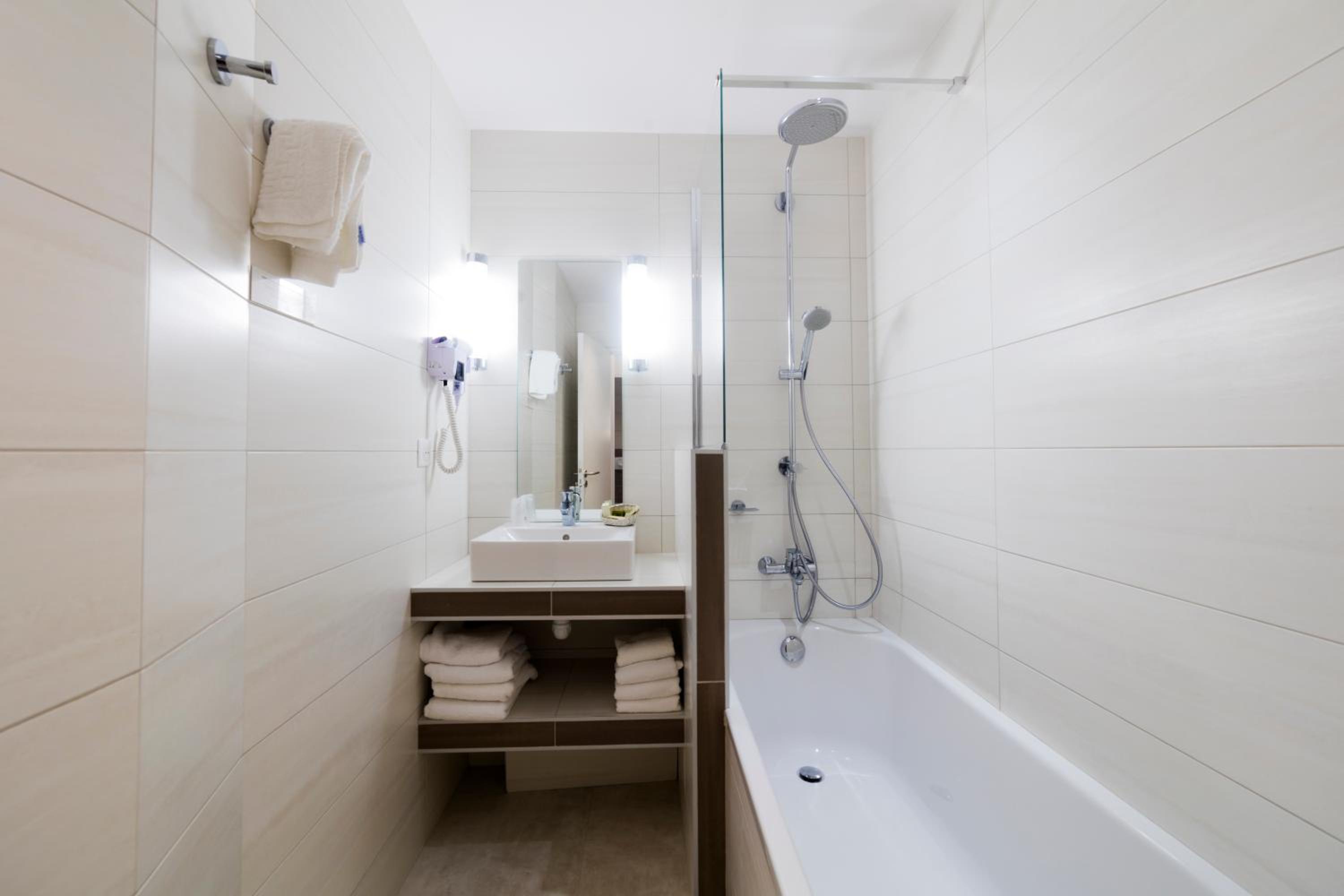 Quadruple Room - Photo 3