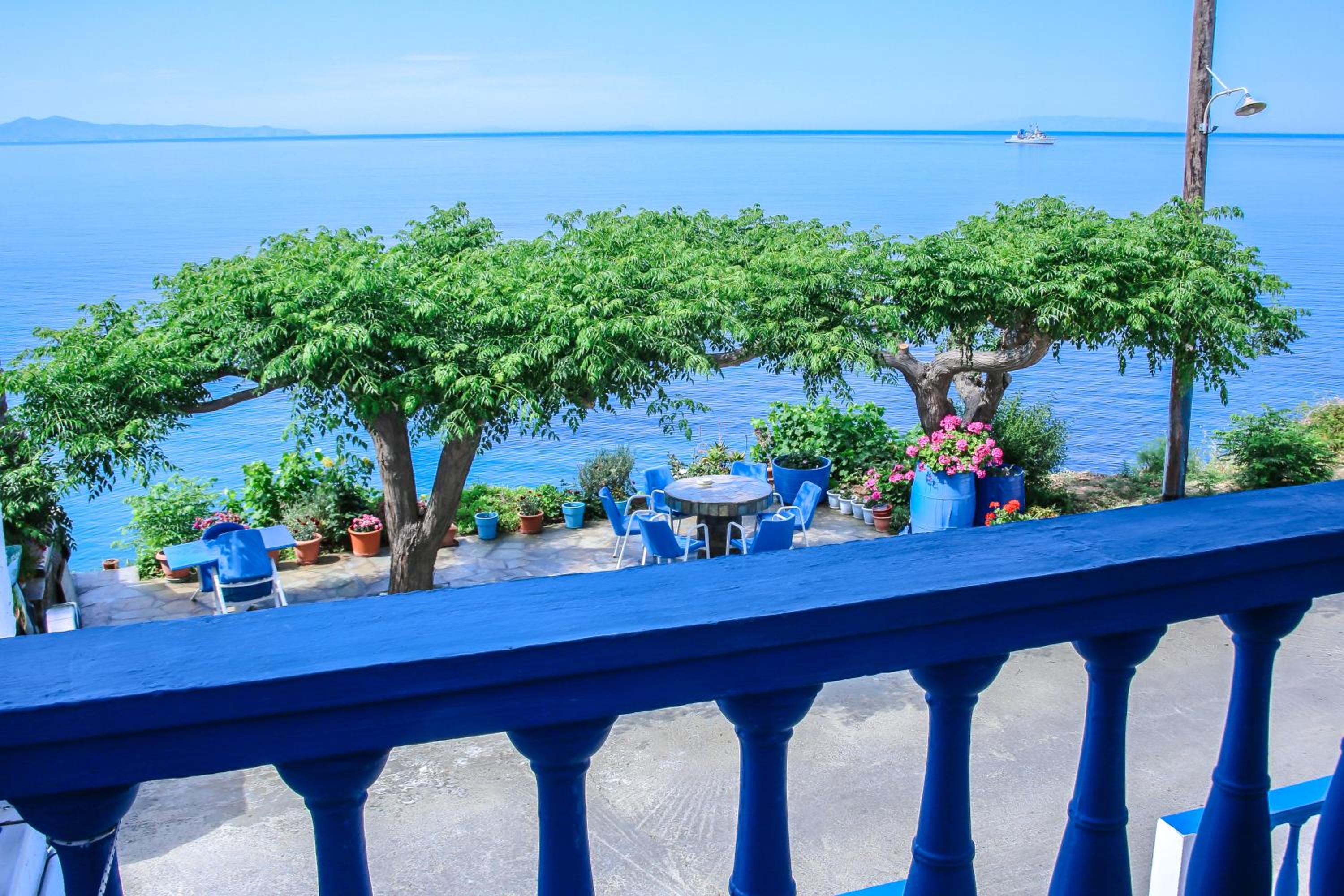 Deluxe Triple Room with Sea View photo 1