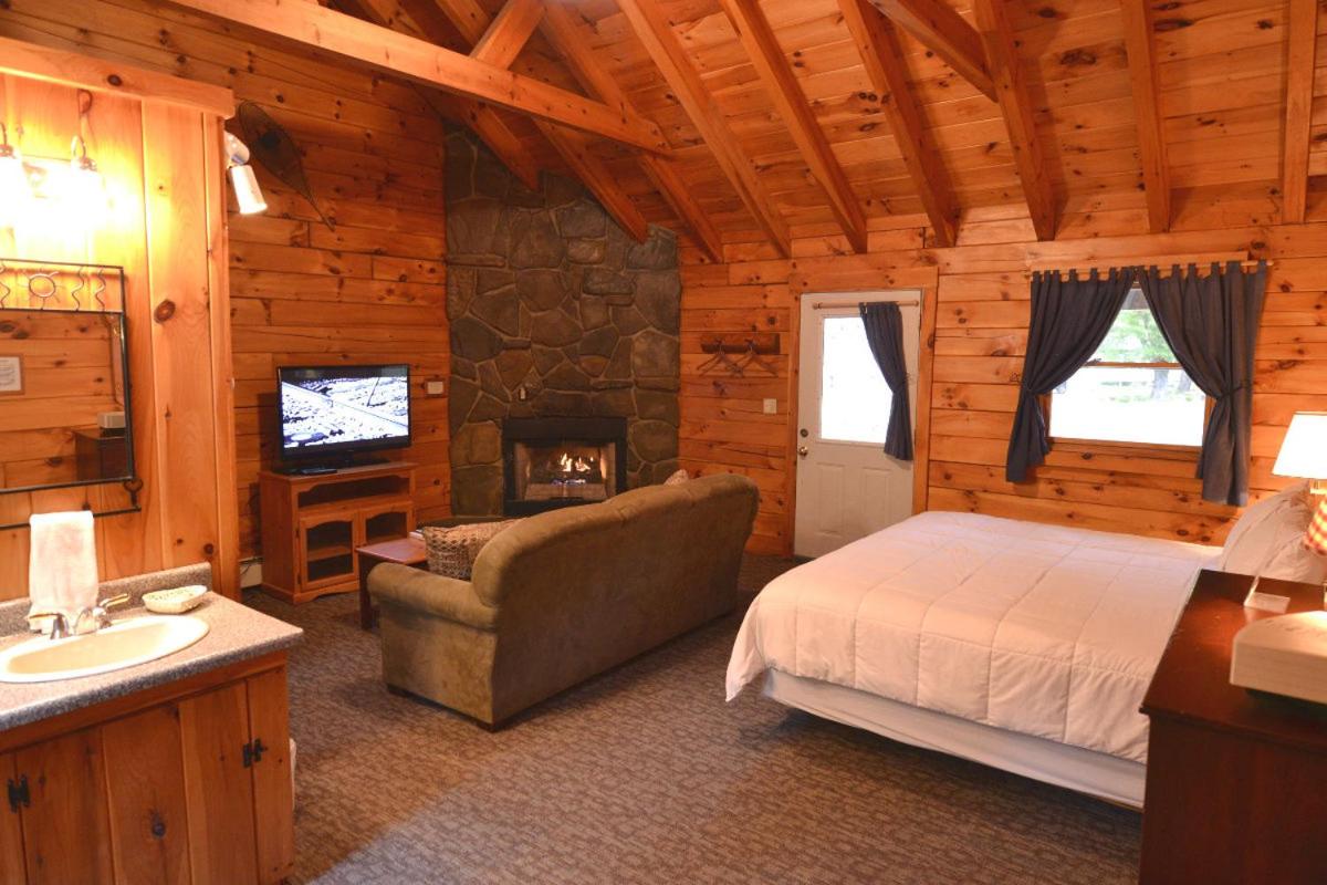 Jacuzzi Log Cabin - Adults Only - Photo 5