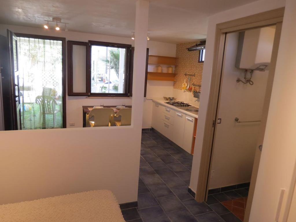 One-Bedroom House photo 1