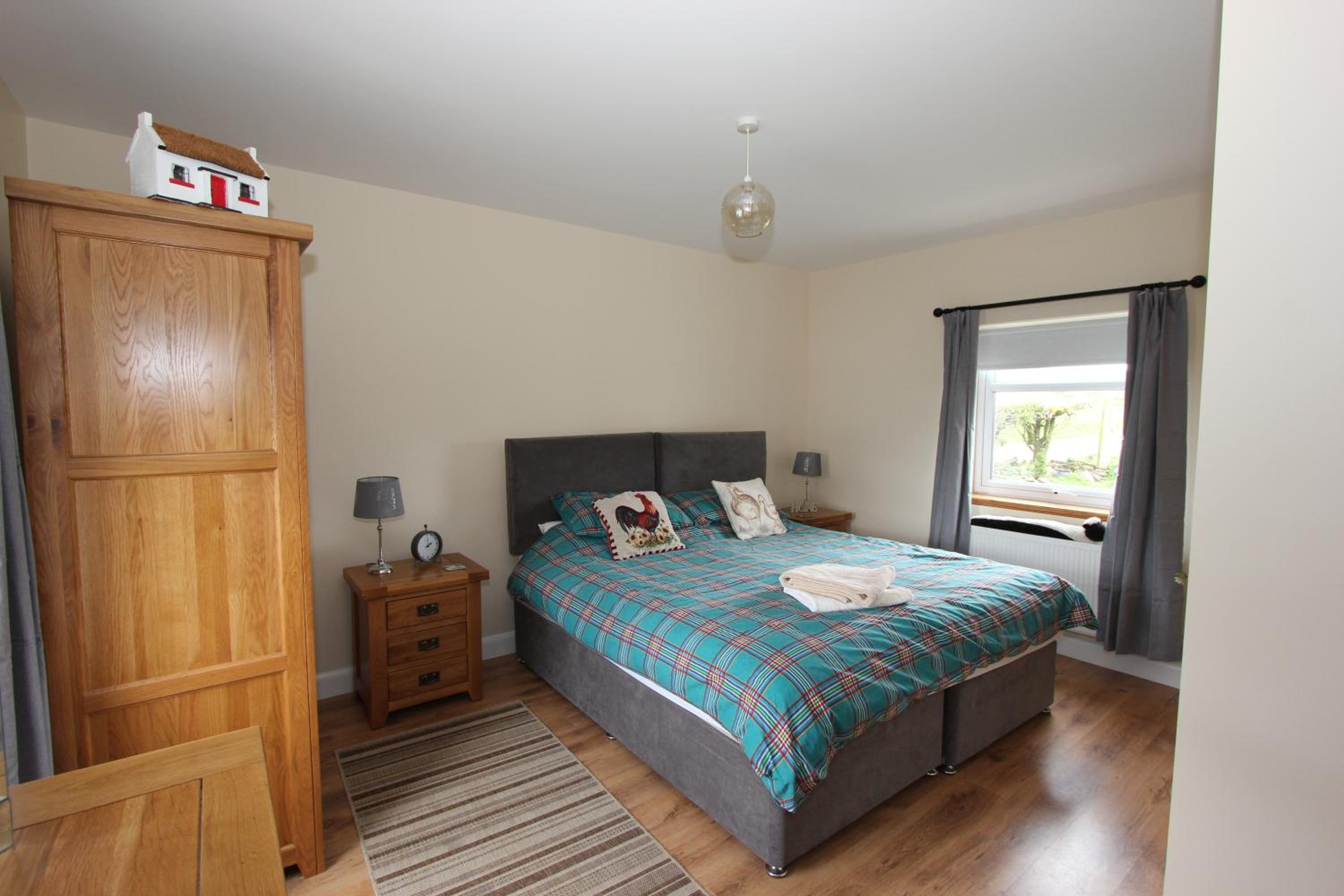 Two-Bedroom House - Photo 27