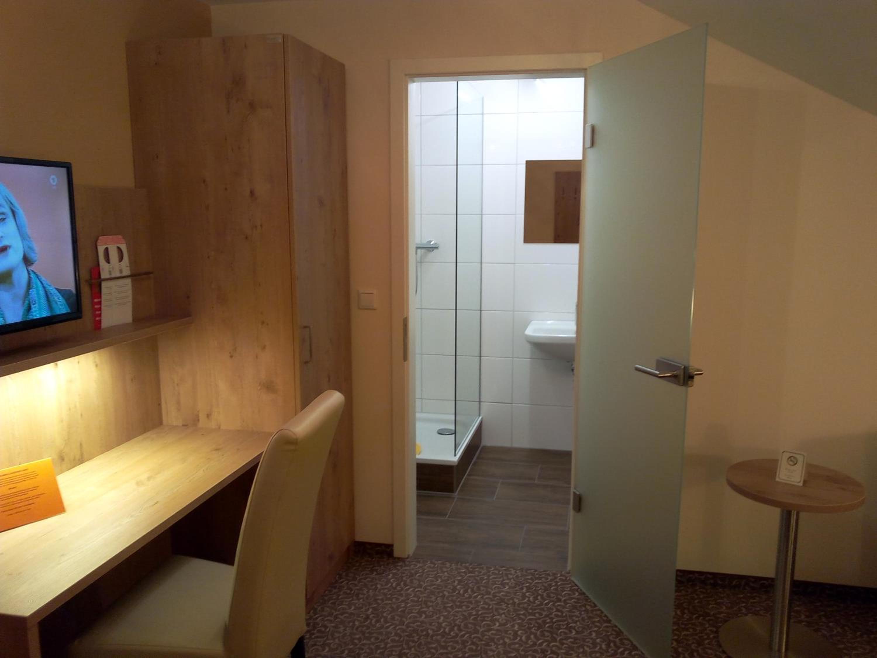Standard Double Room photo 2