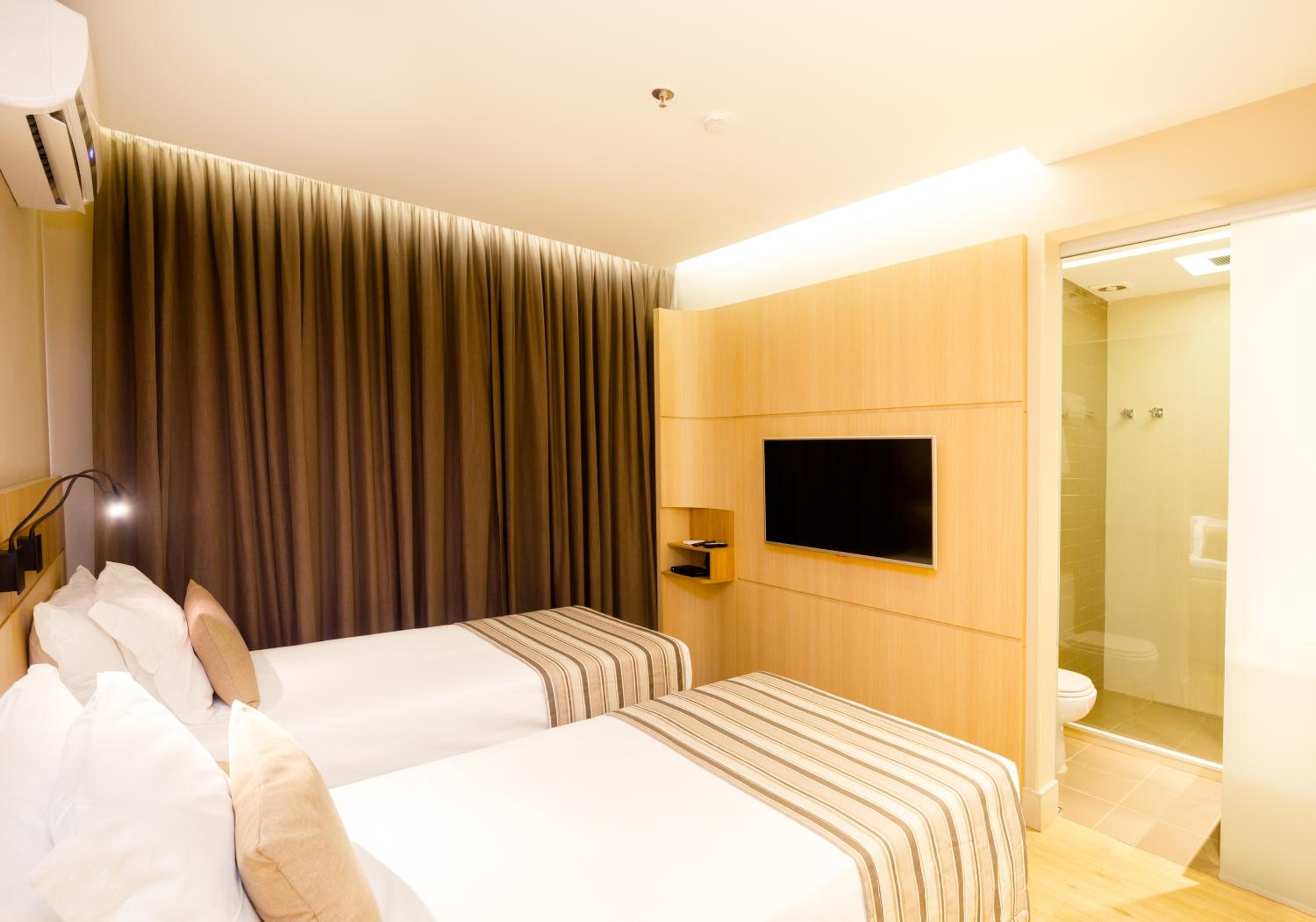 Standard Double or Twin Room thumbnail 6