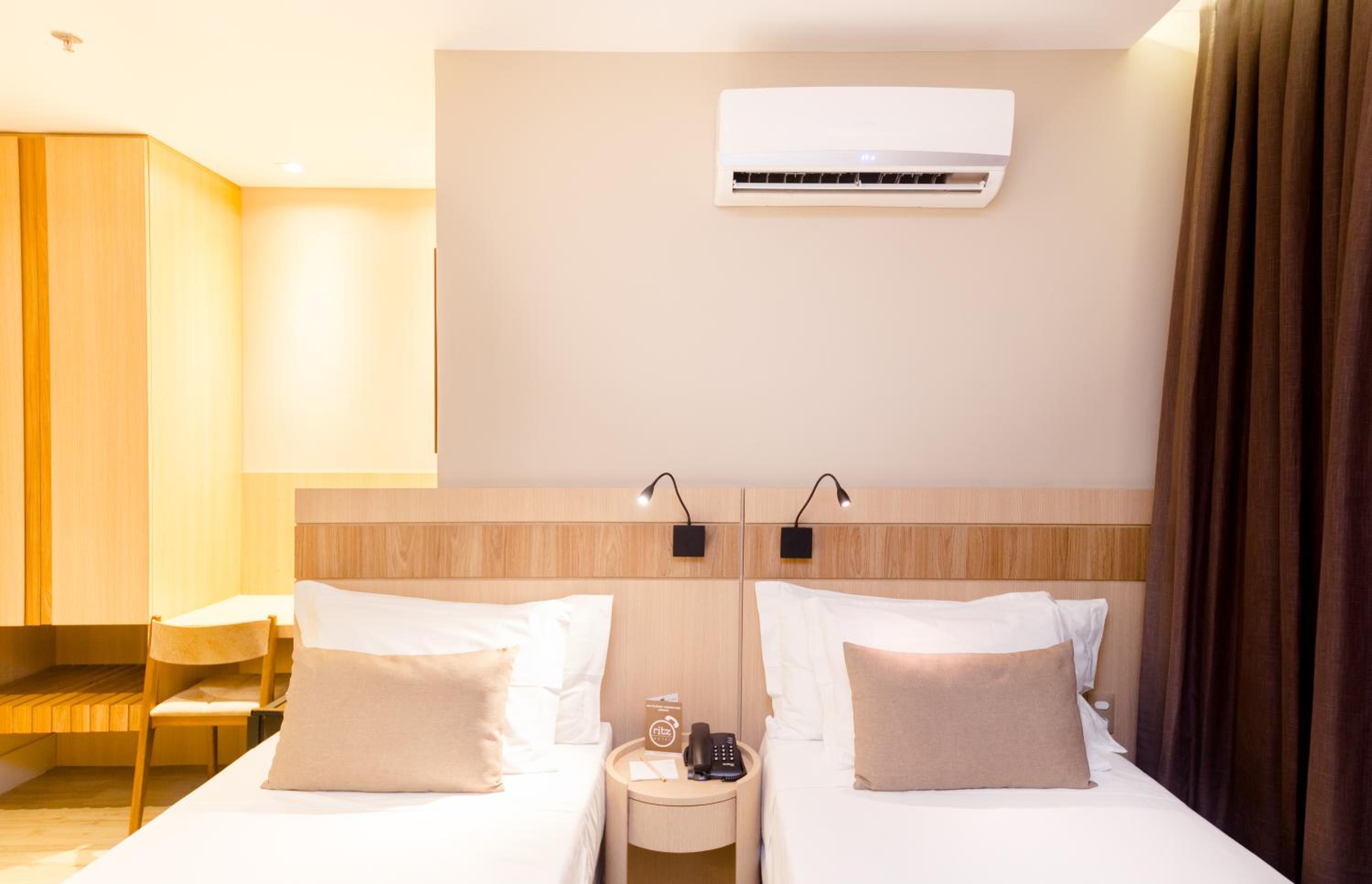 Standard Double or Twin Room thumbnail 5
