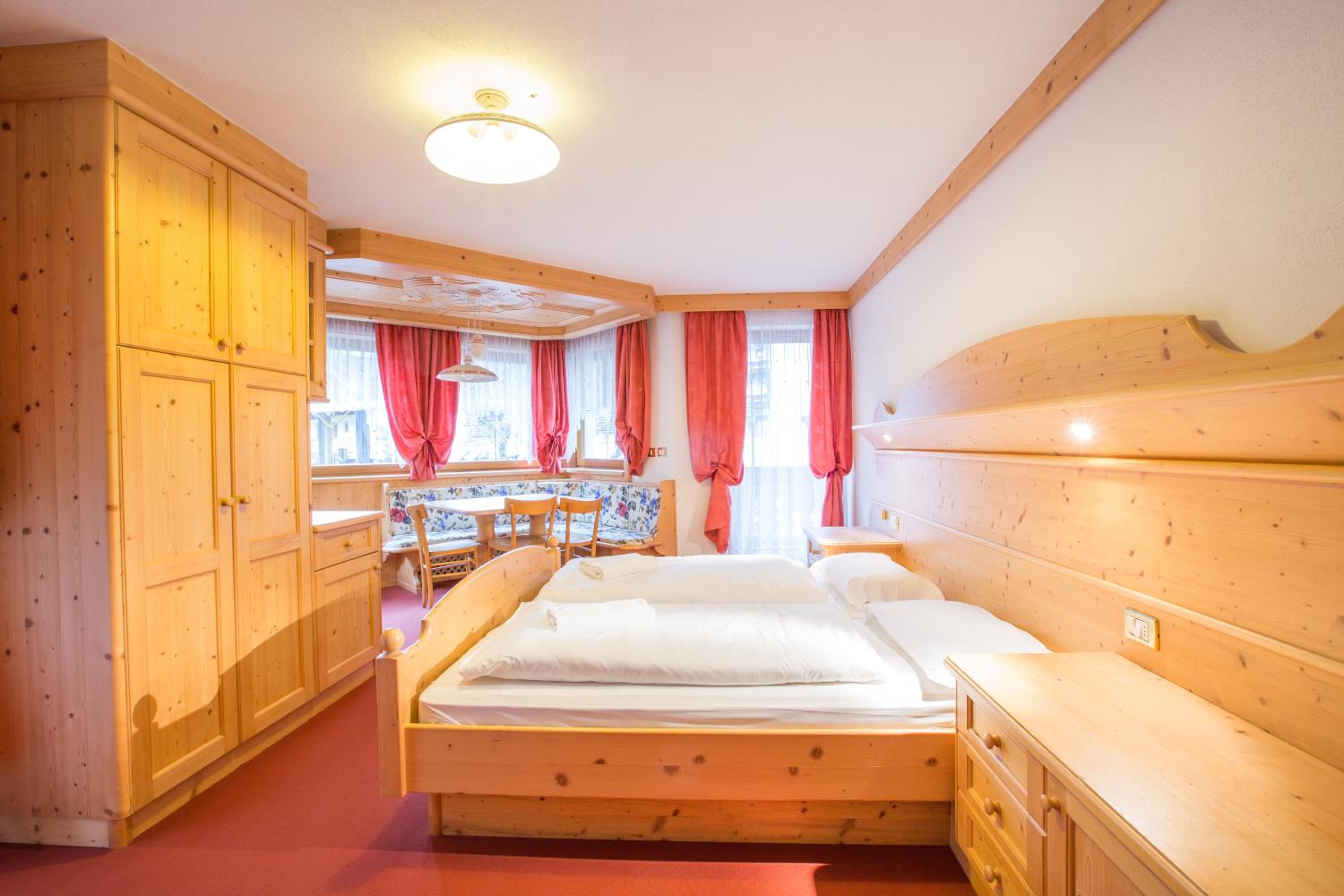 Superior Quadruple Room photo 3