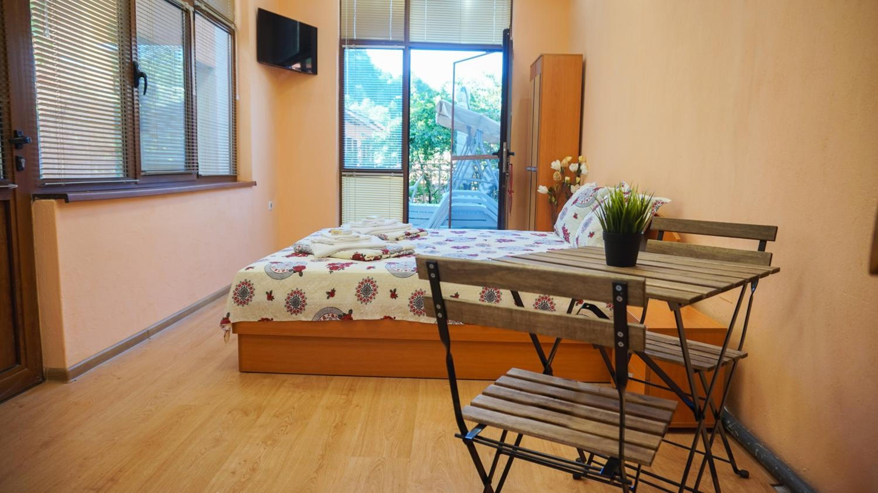 Deluxe Double or Twin Room with Mountain View photo 3