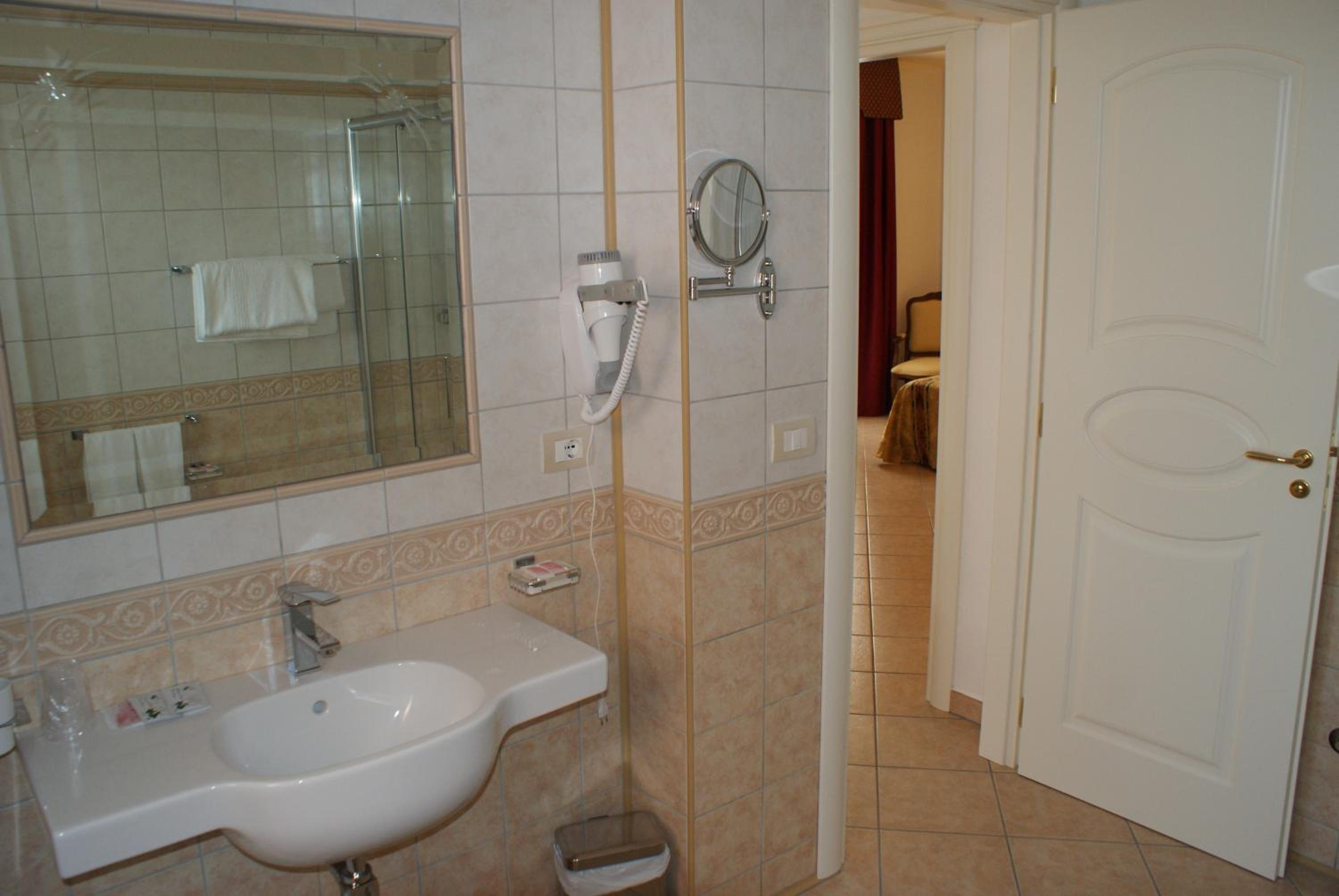 Junior Suite (4 Adults) - Photo 5