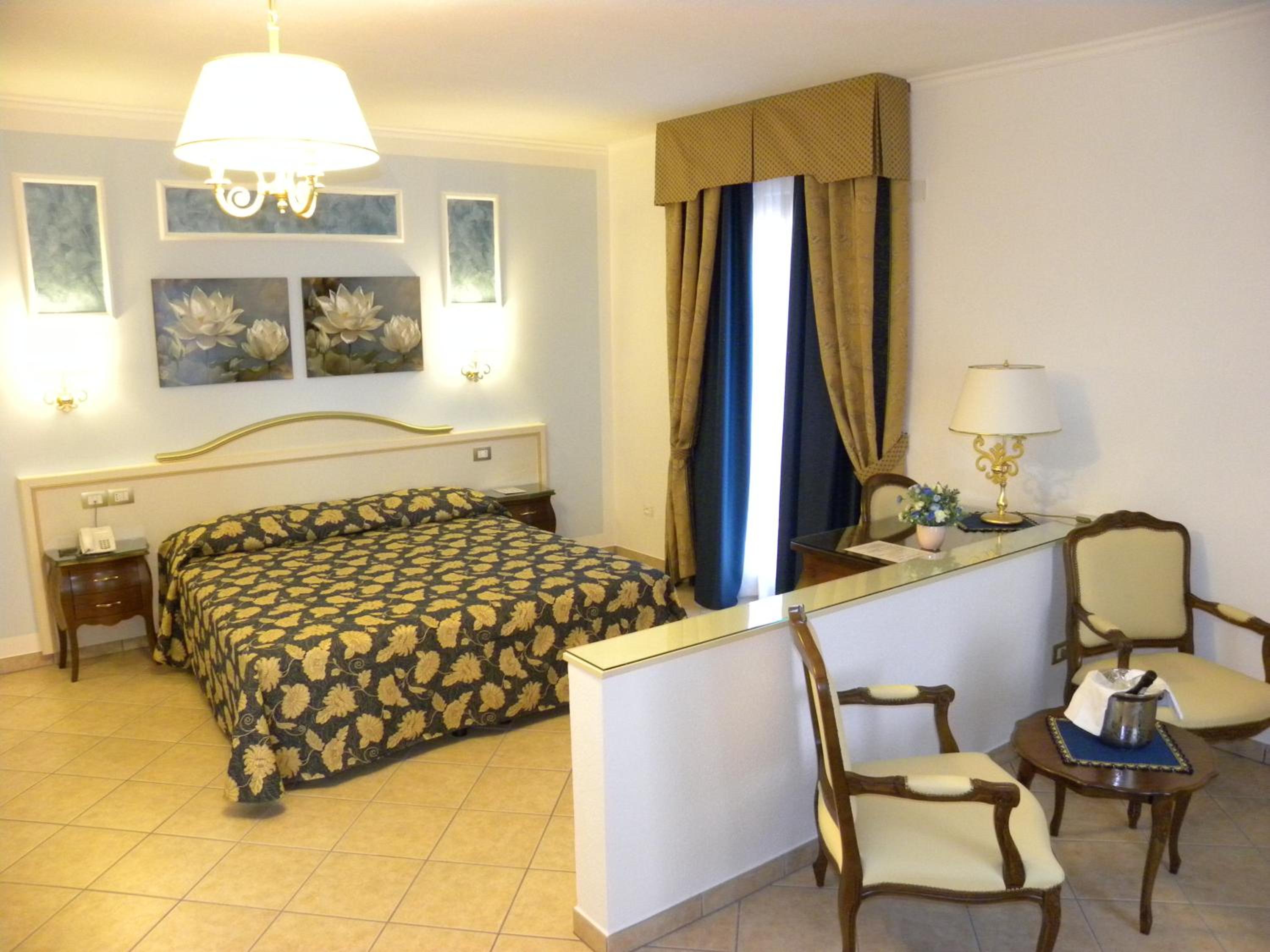 Suite with Terrace - Photo 6