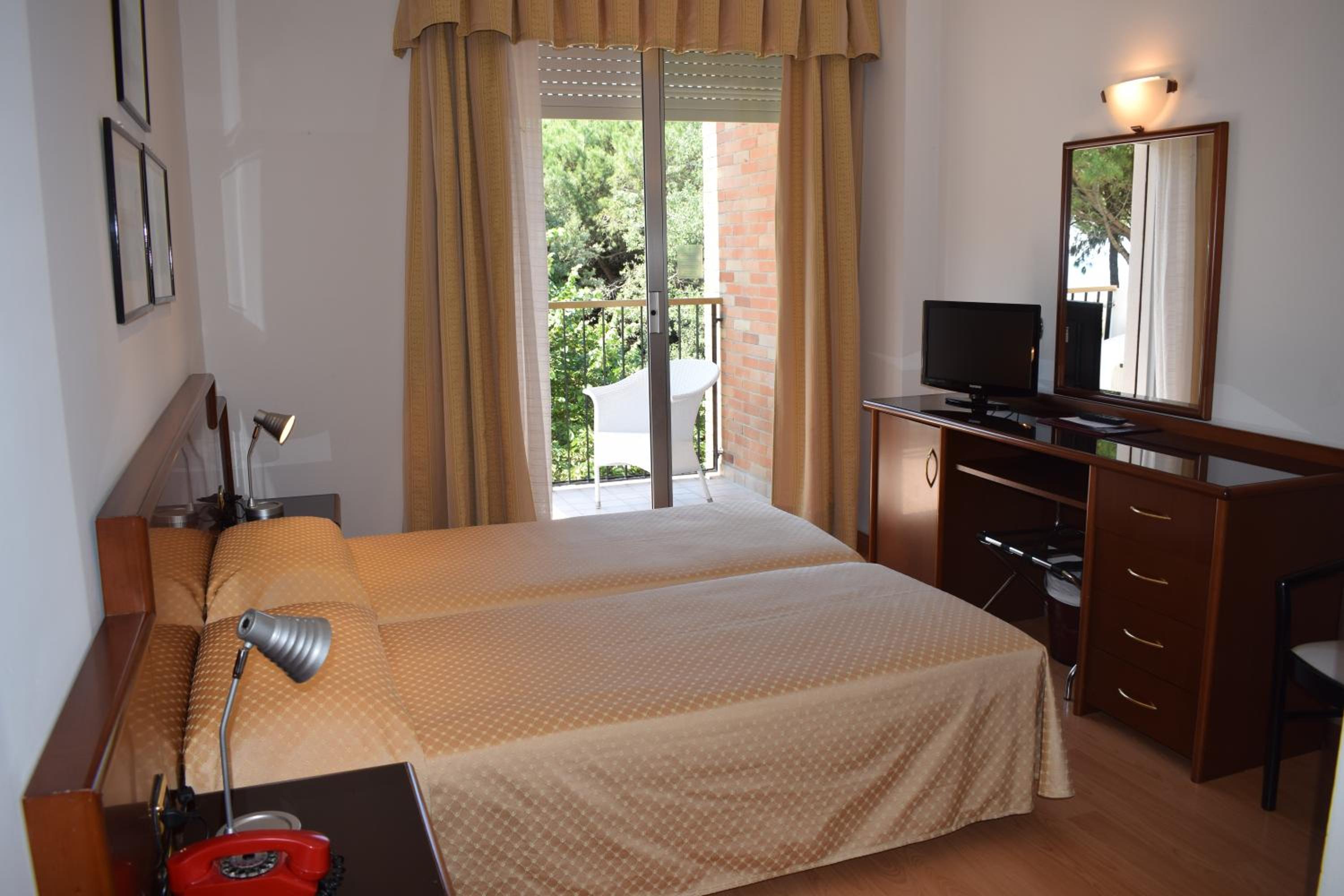 Economy Double Room - Photo 4
