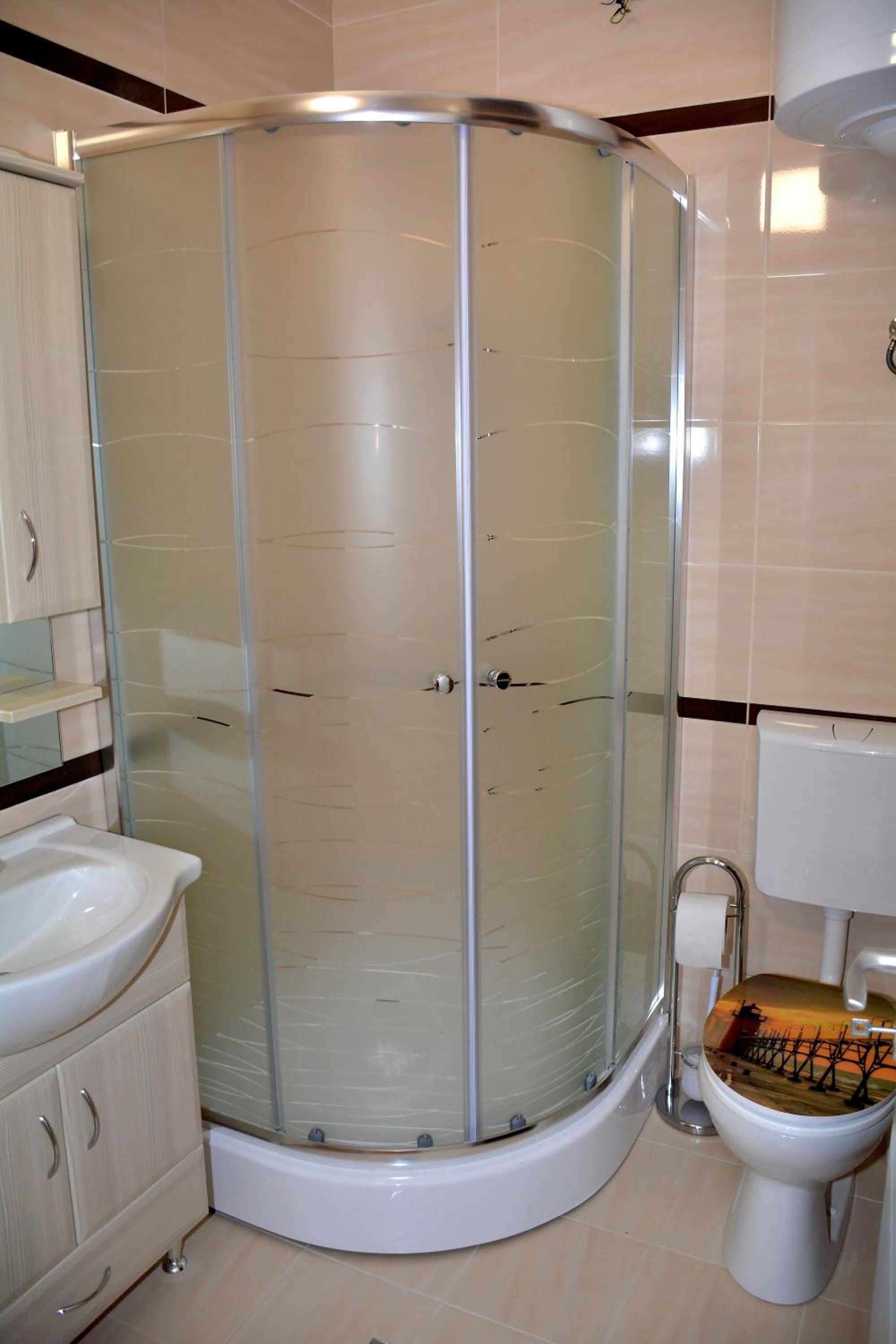 Deluxe Room - Photo 6
