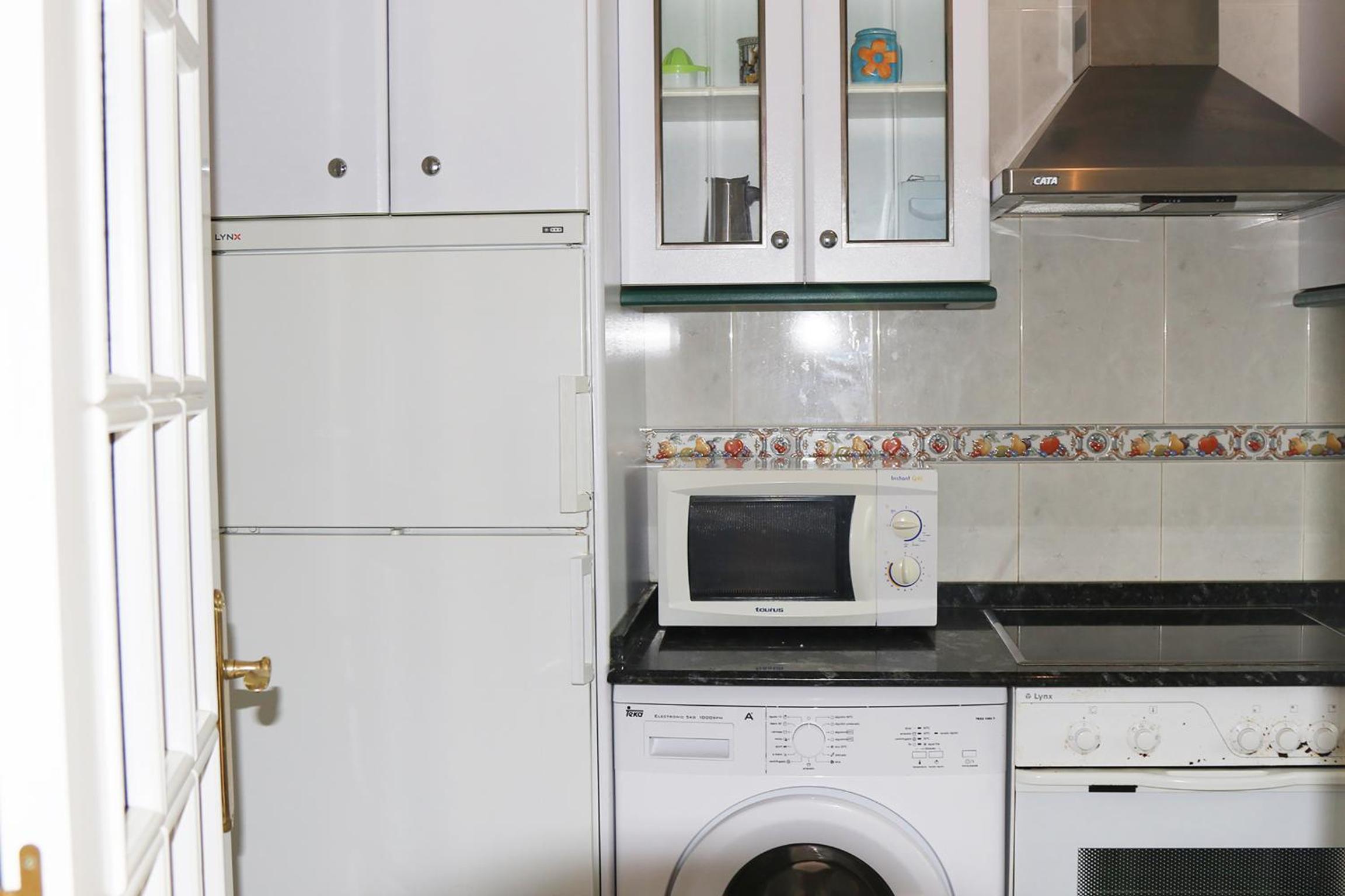 Two-Bedroom Apartment with Balcony photo 2