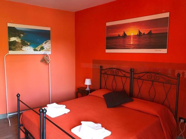 Quadruple Room with Private Bathroom - Photo 12