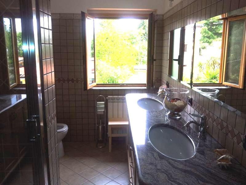 Quadruple Room with Private Bathroom - Photo 2